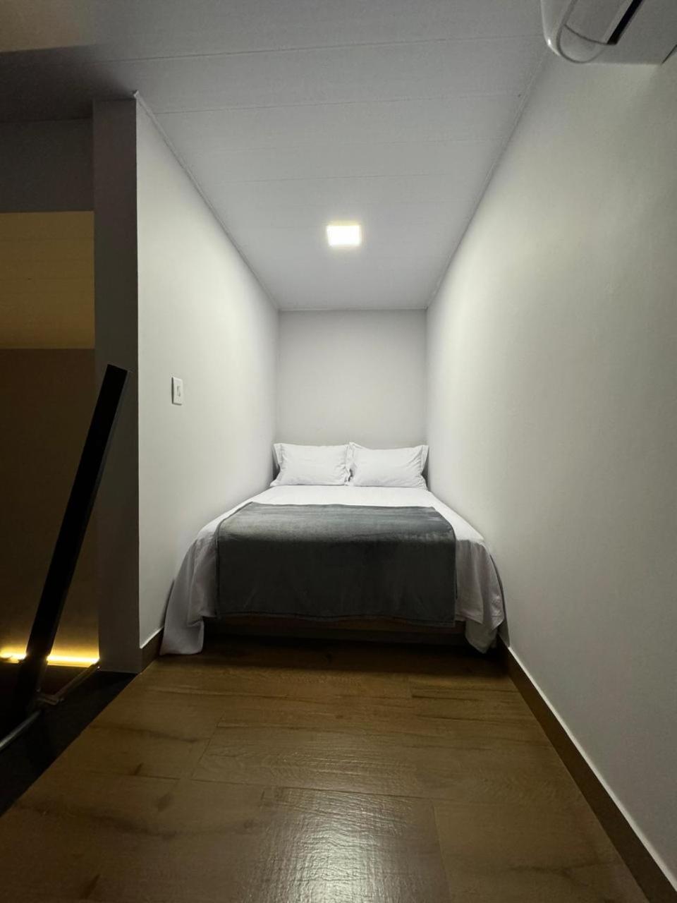 Deluxe Double Room with Bath photo 3