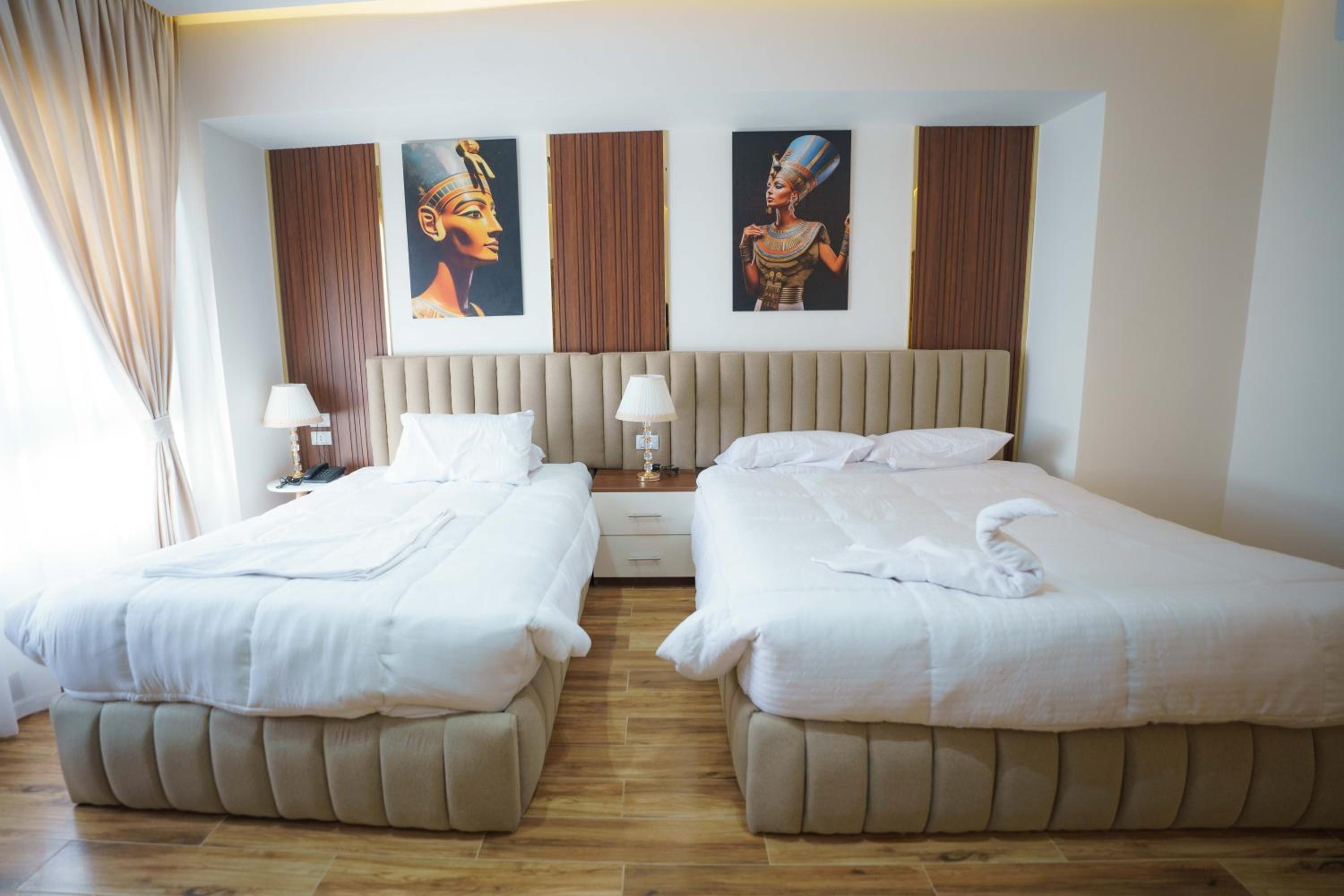 Deluxe Family Suite