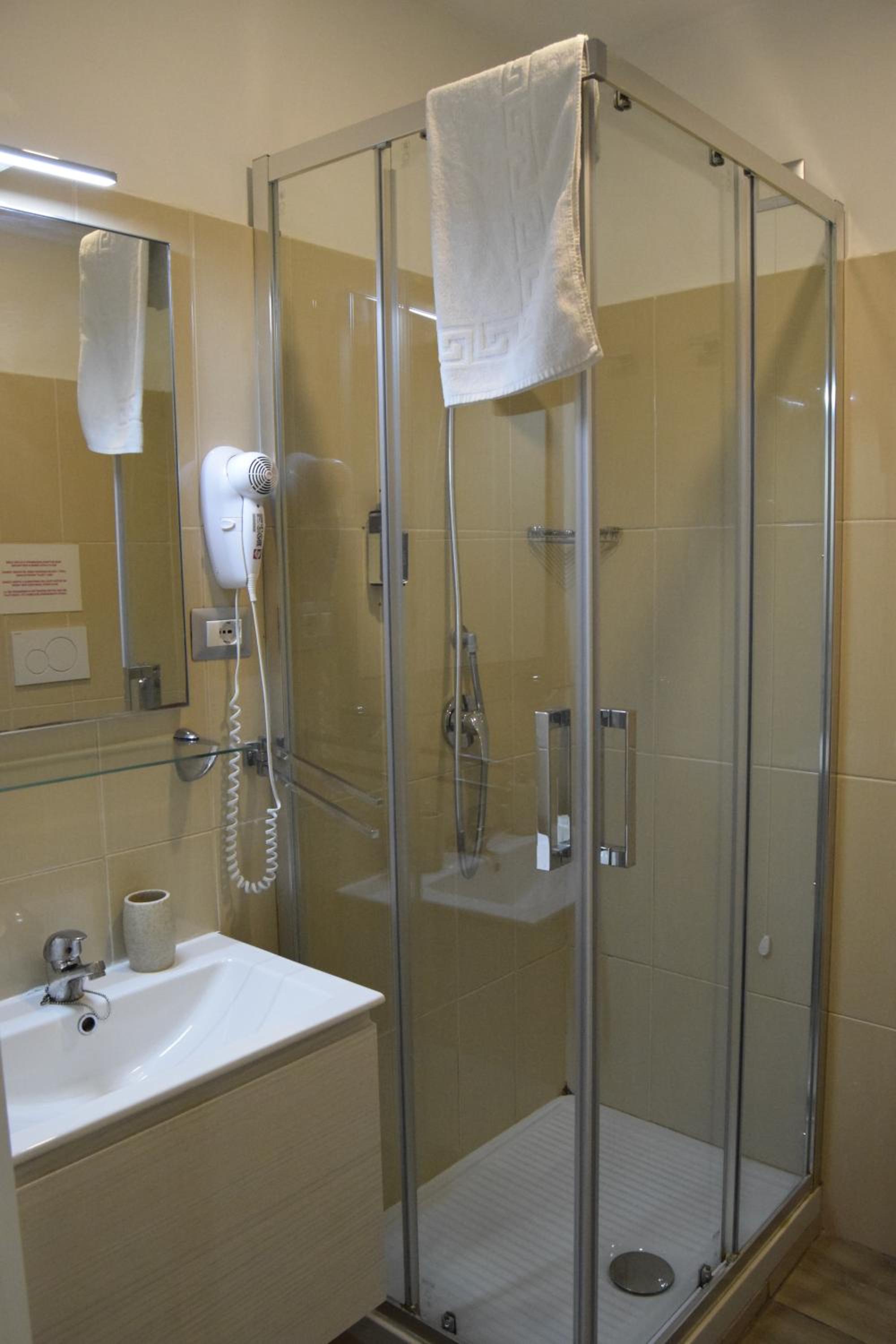 Standard Quadruple Room photo 2