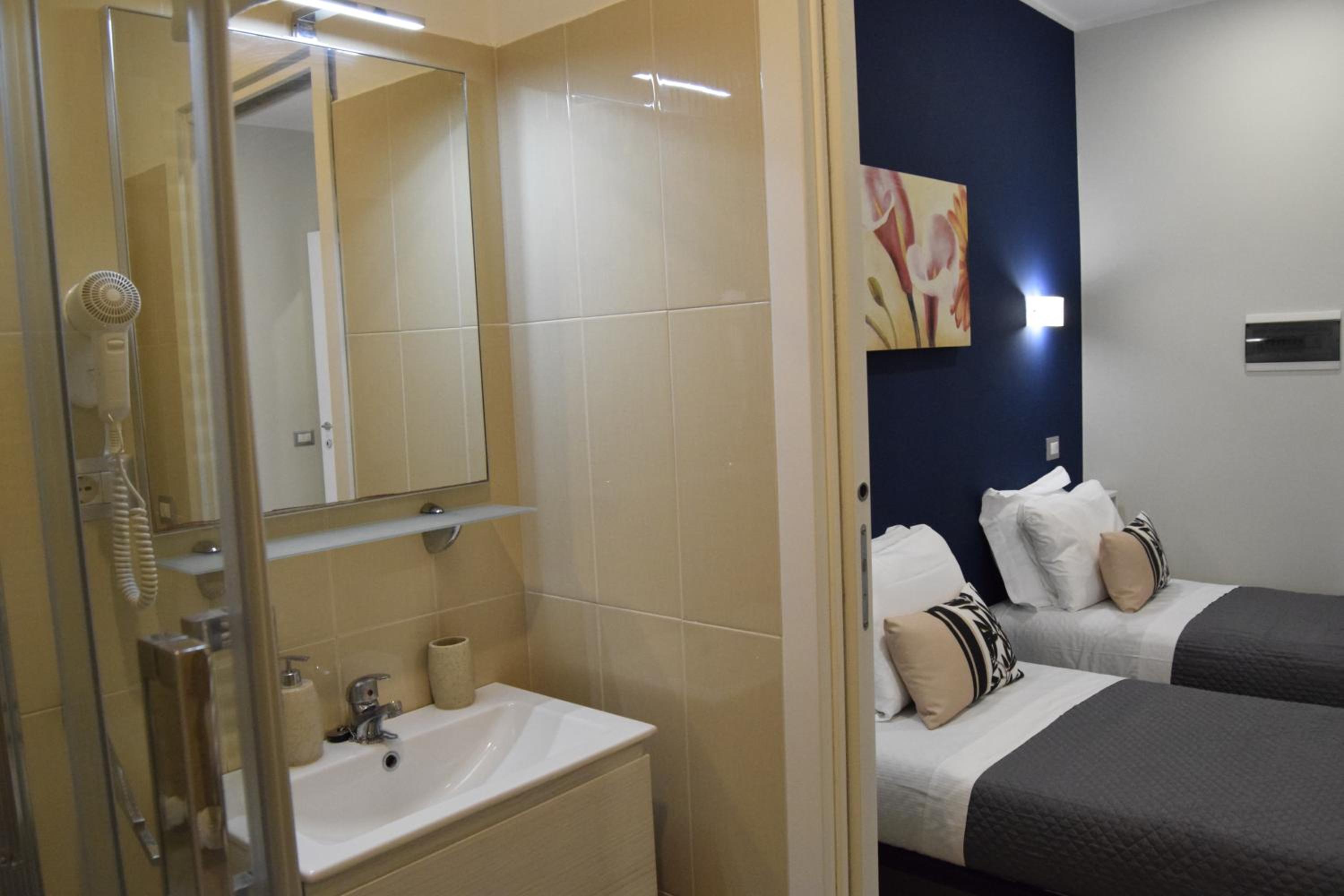 Deluxe Quadruple Room photo 3