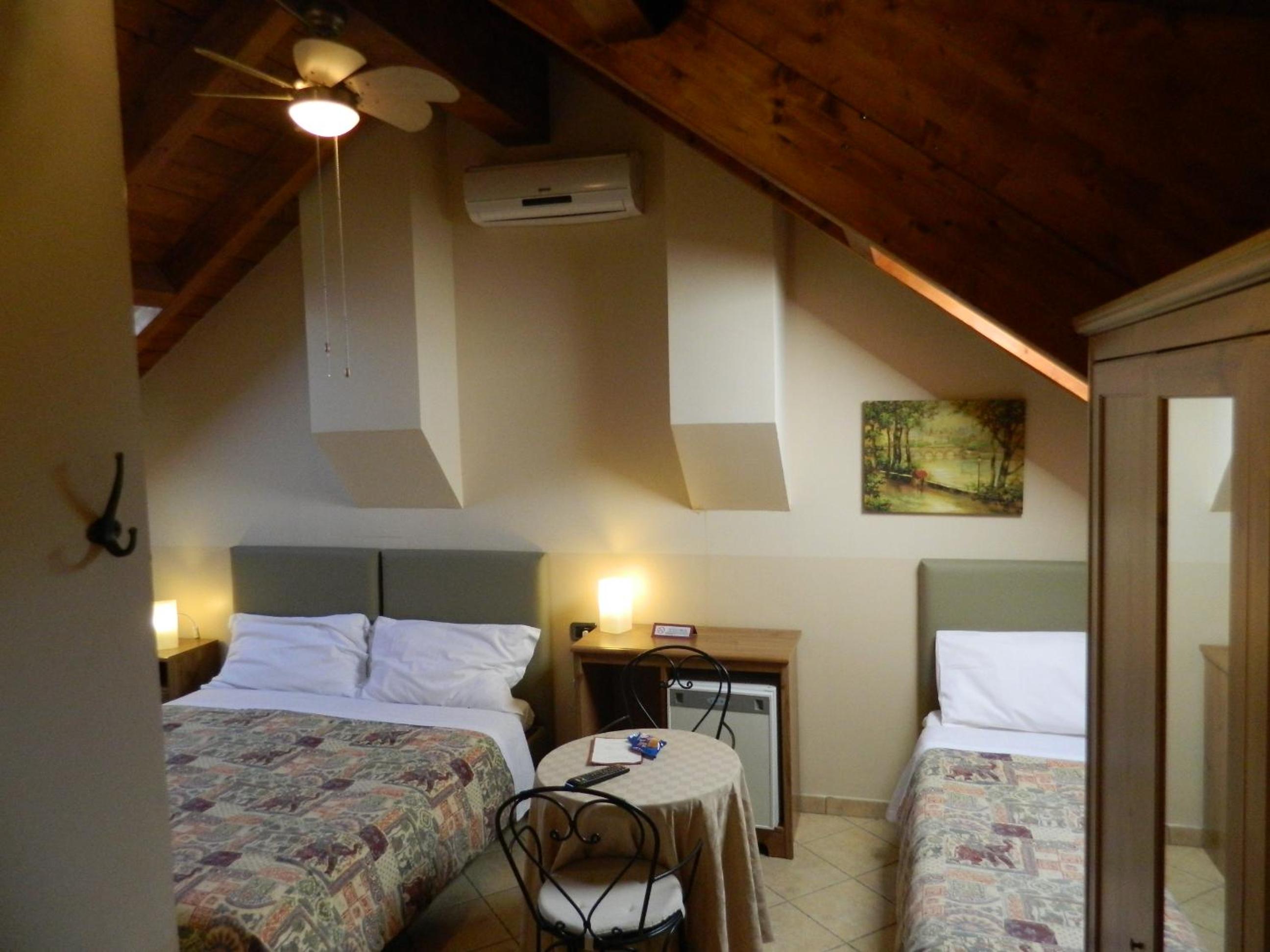 Triple Room - Attic photo 1