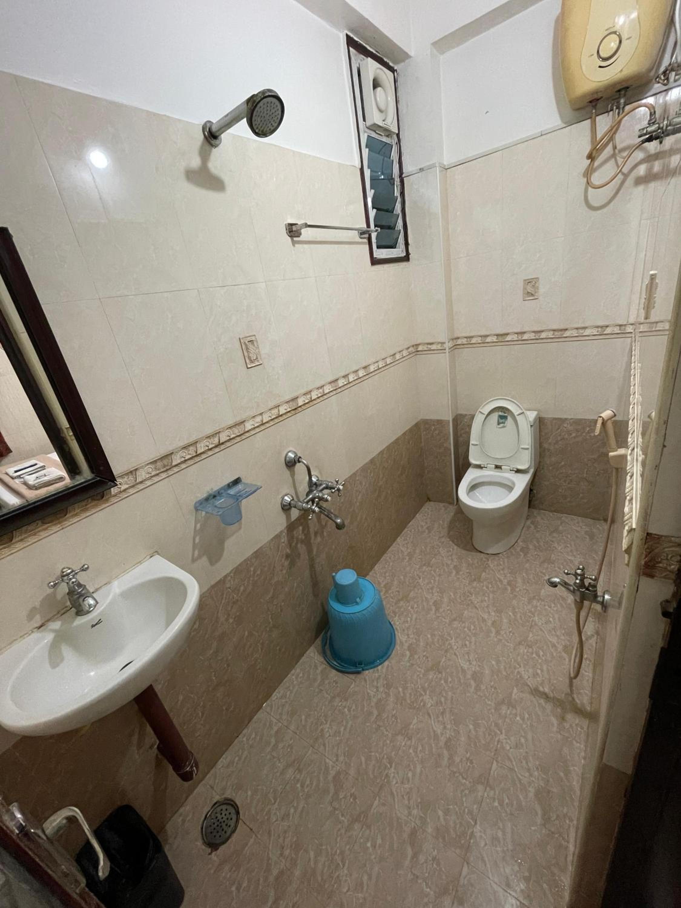 Standard Double Room - Photo 2