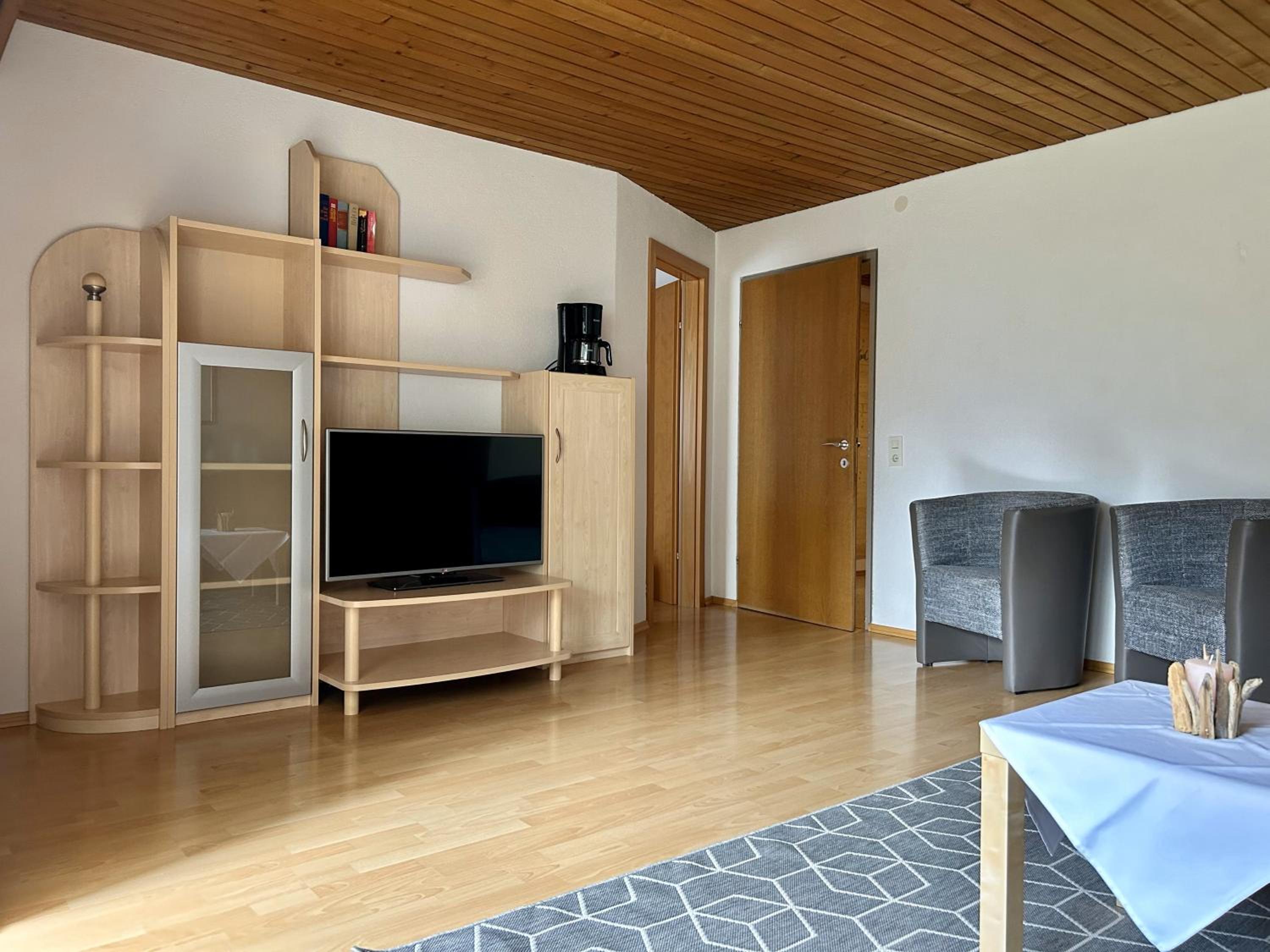 Standard Two-Bedroom Apartment with Balcony - 5 photo 3