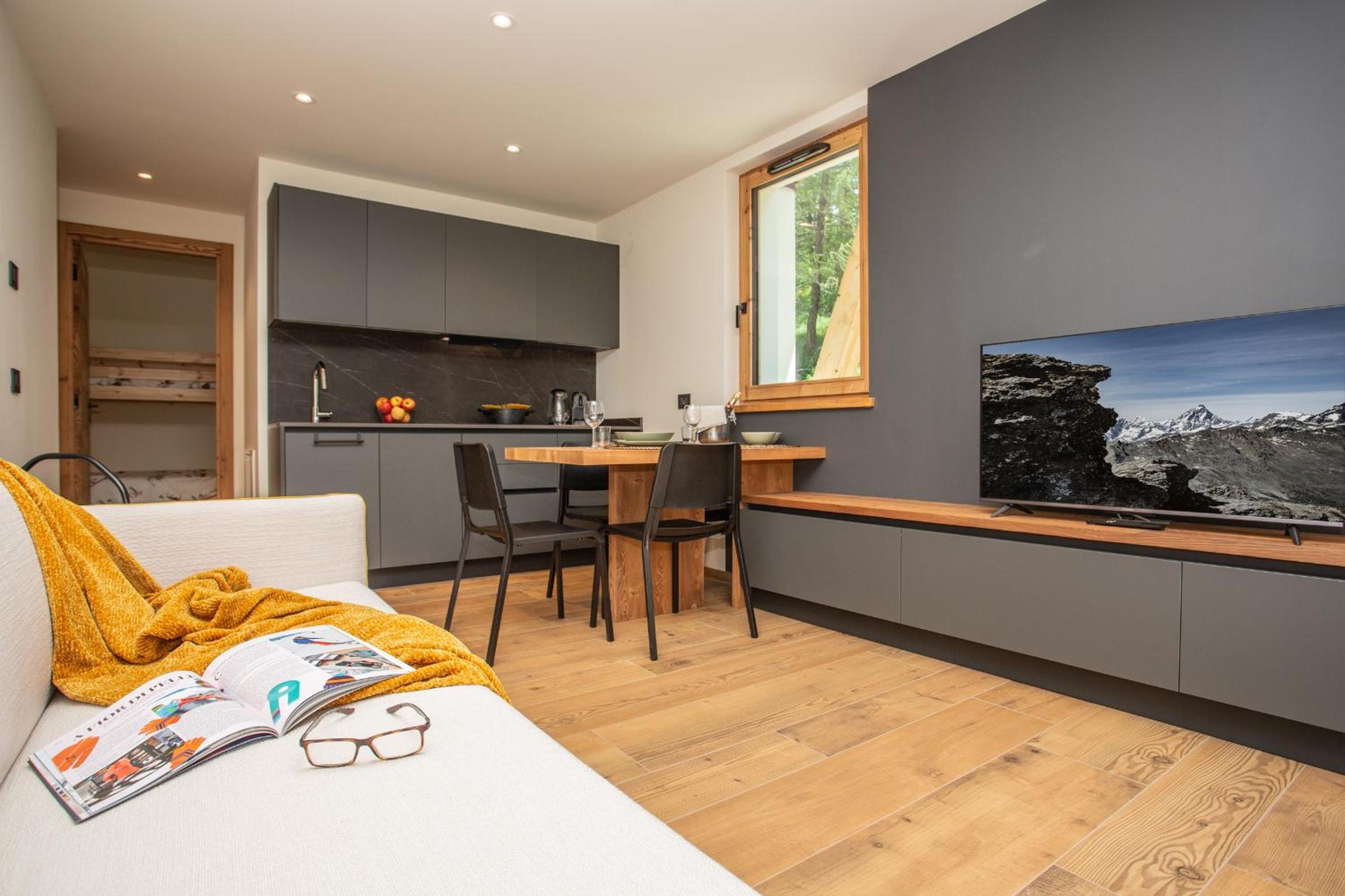 One-Bedroom Apartment with Balcony and Mountain View