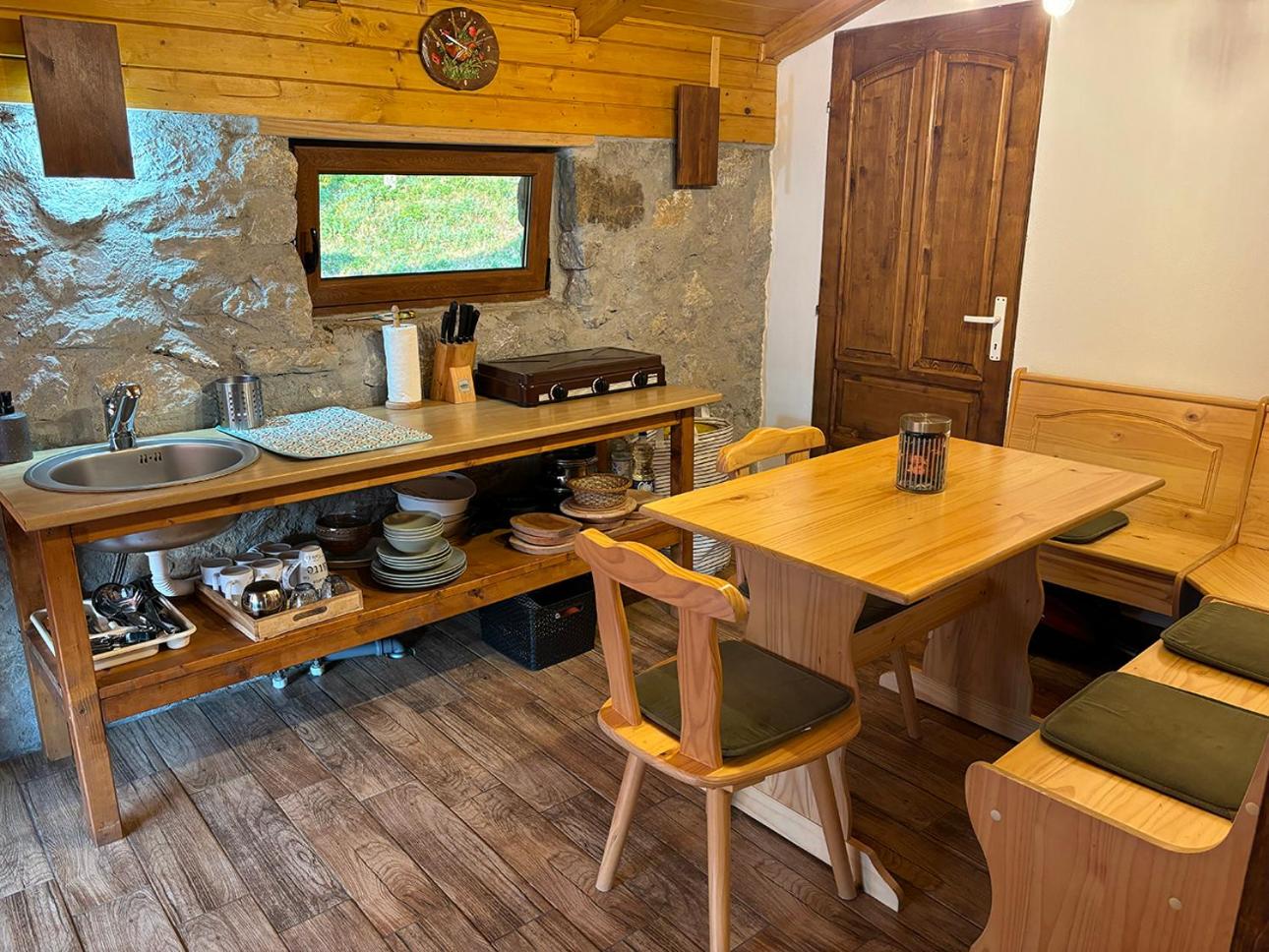 Two-Bedroom House - Photo 12