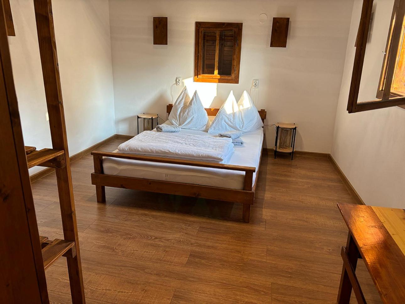 Two-Bedroom House - Photo 1