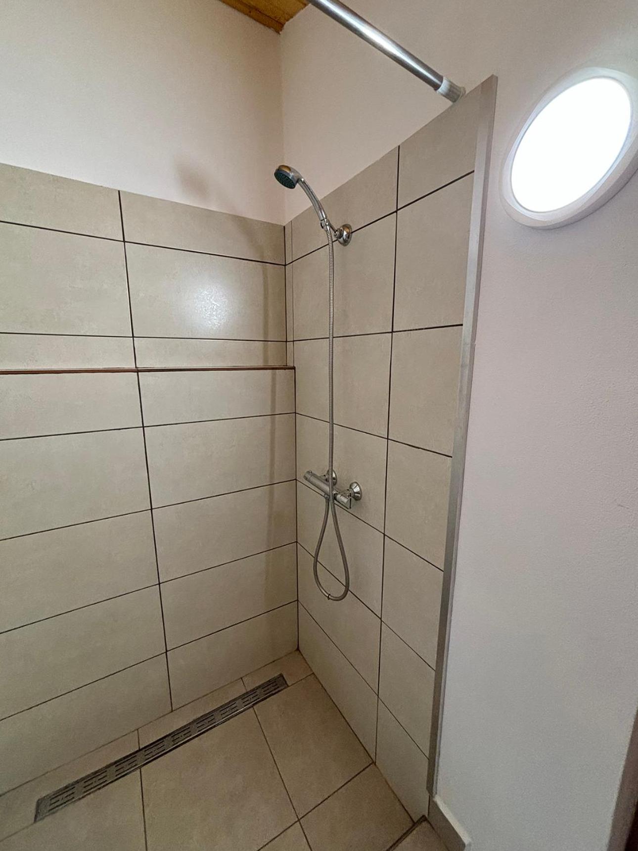 Two-Bedroom House - Photo 14