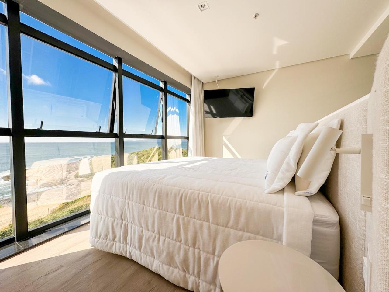 Deluxe Suite with Sea View