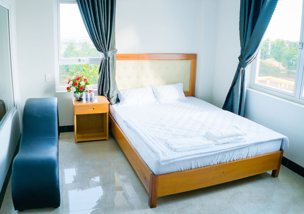 Signature Double Room Single Use, Mountain View photo 1