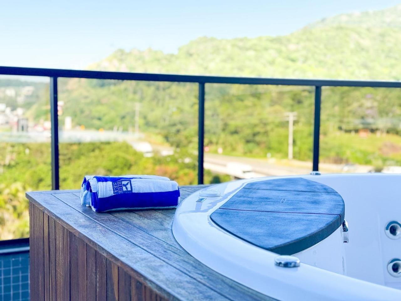 Queen Suite with Spa Bath