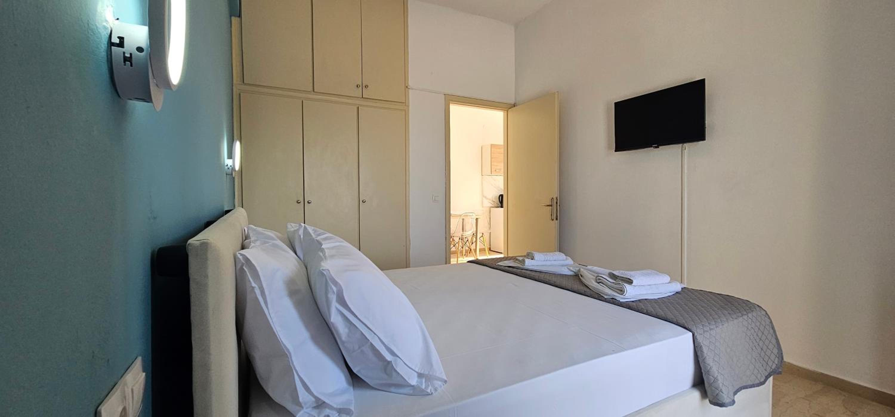 Two-Bedroom Apartment with Balcony and Sea View