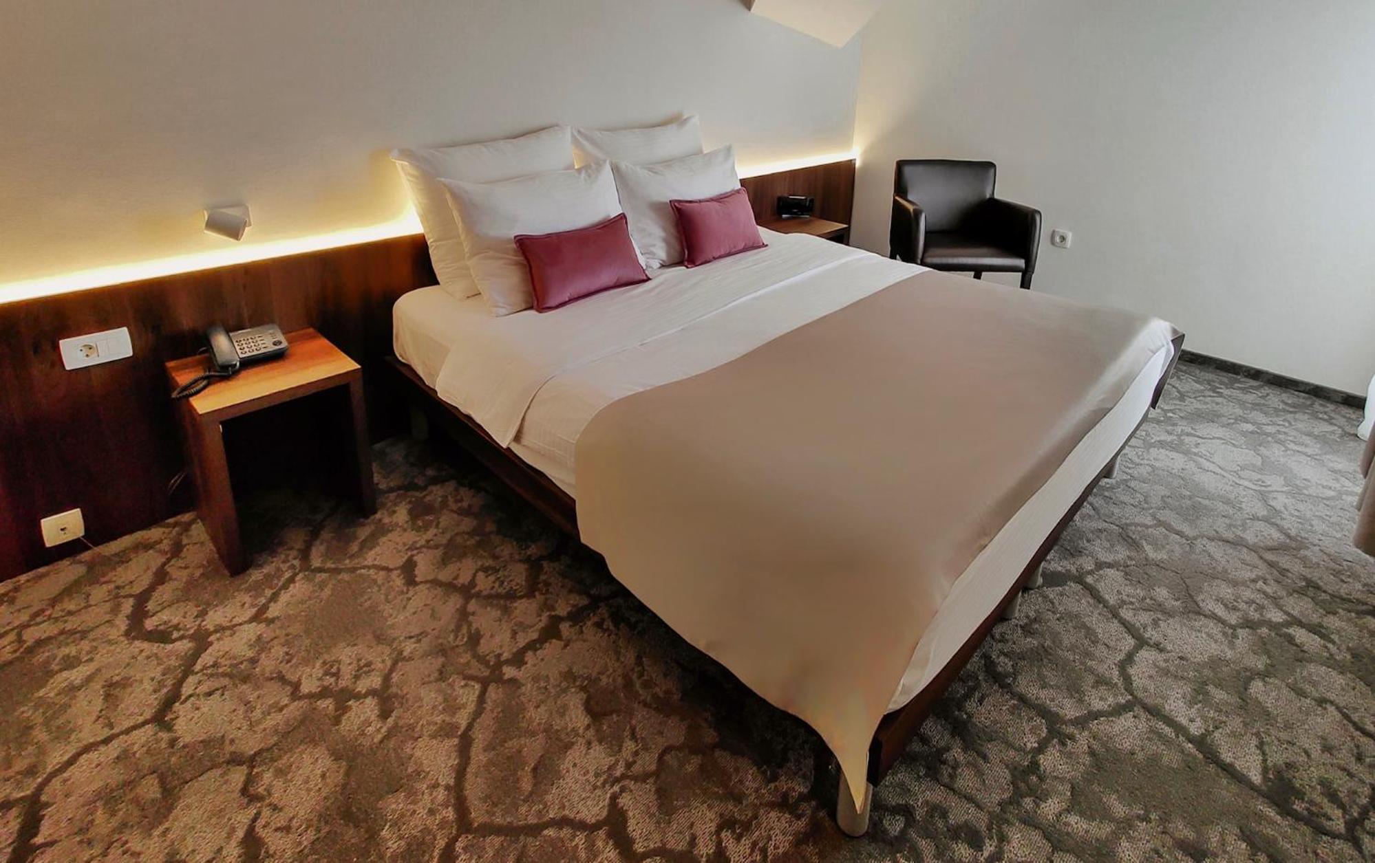 Two-Bedroom Suite with Terrace and Sea View photo 3