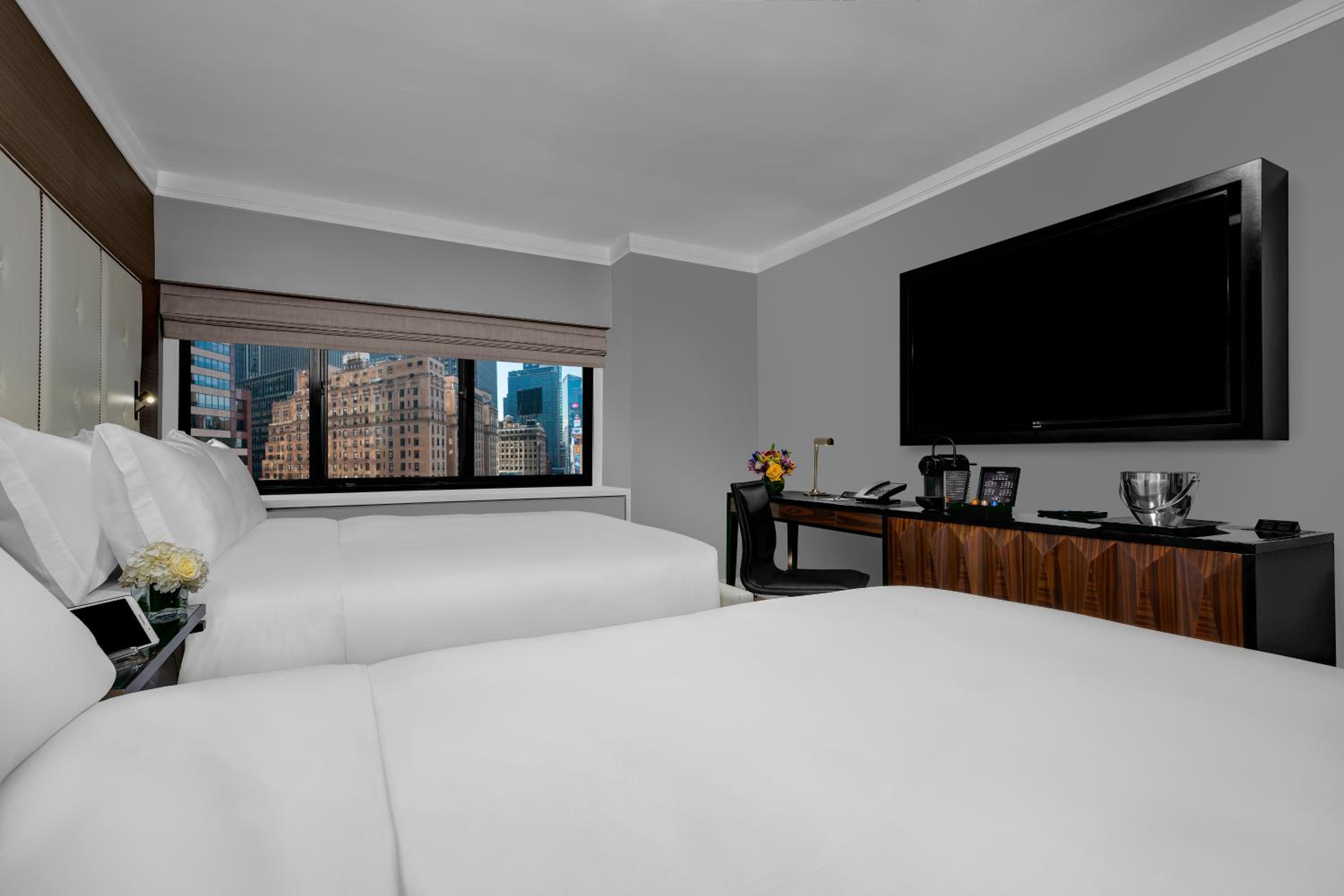 Superio Two Queen Room photo 2
