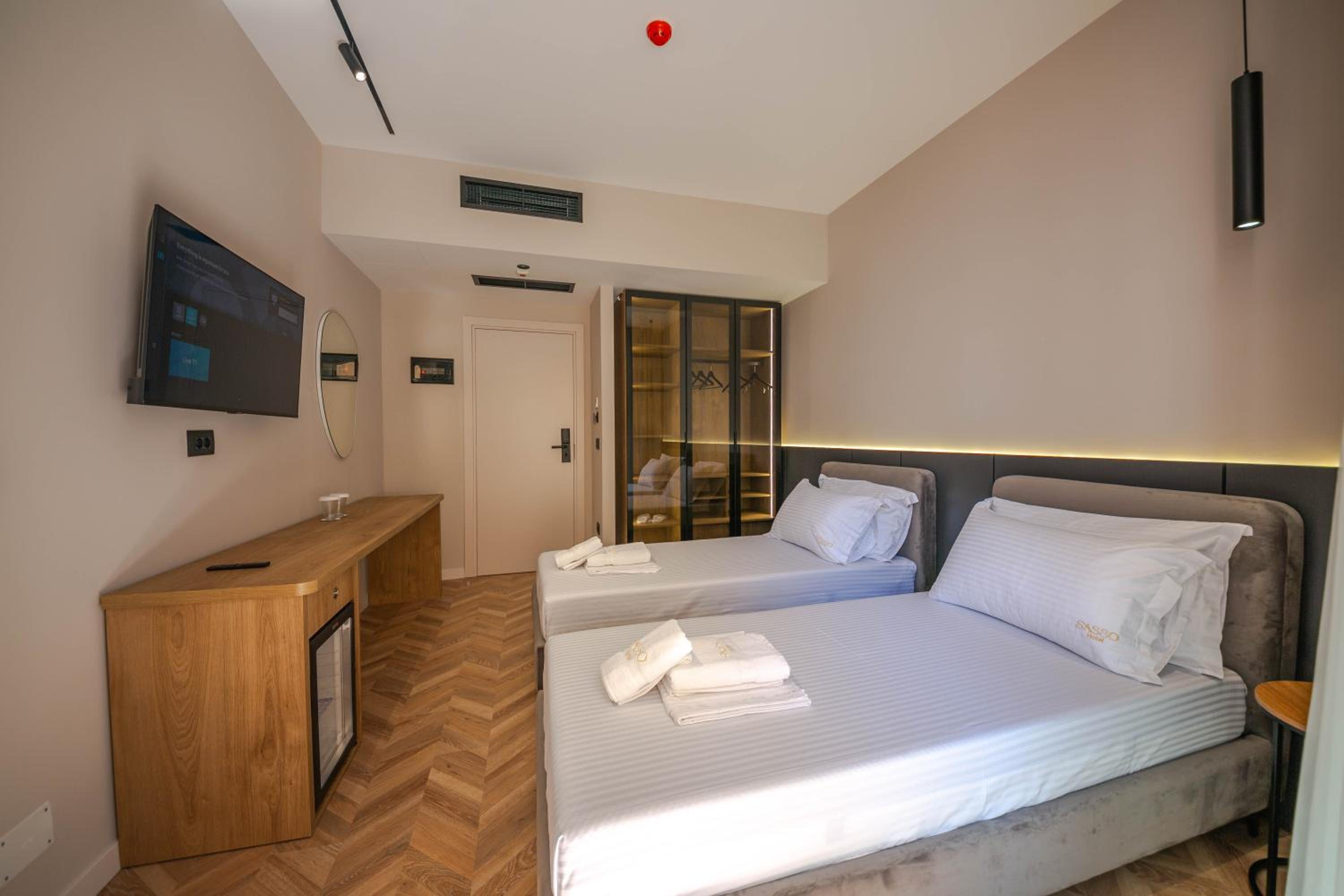 Deluxe Twin Room with Balcony