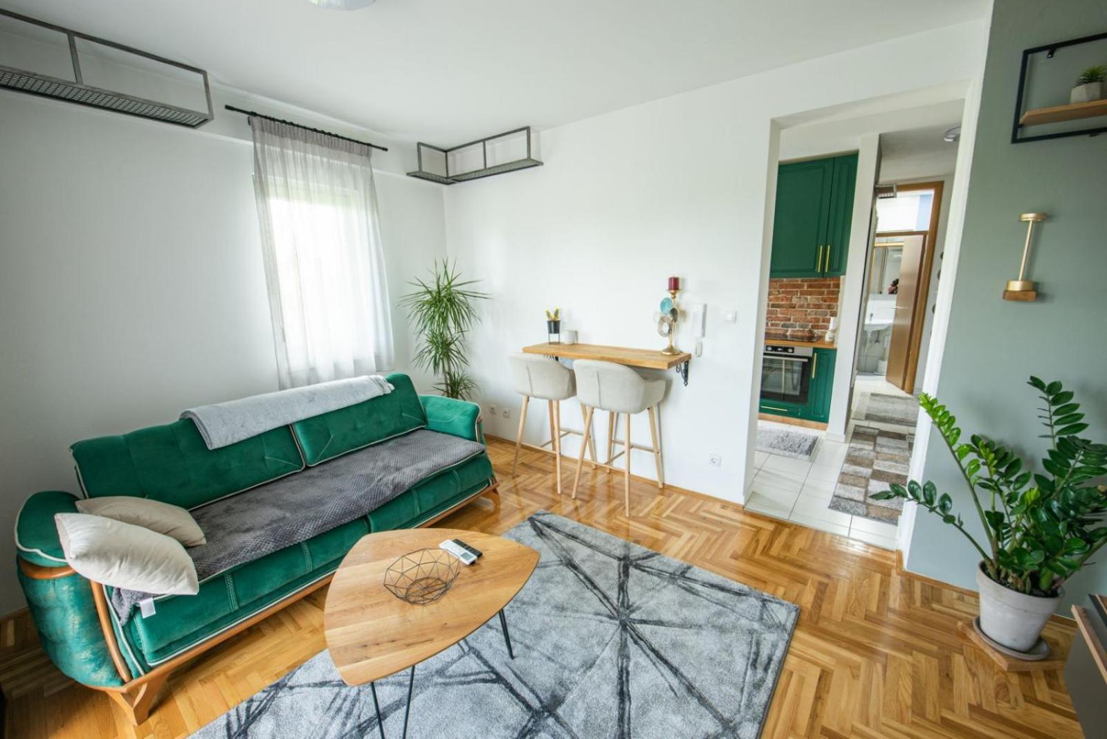 One-Bedroom Apartment photo 1