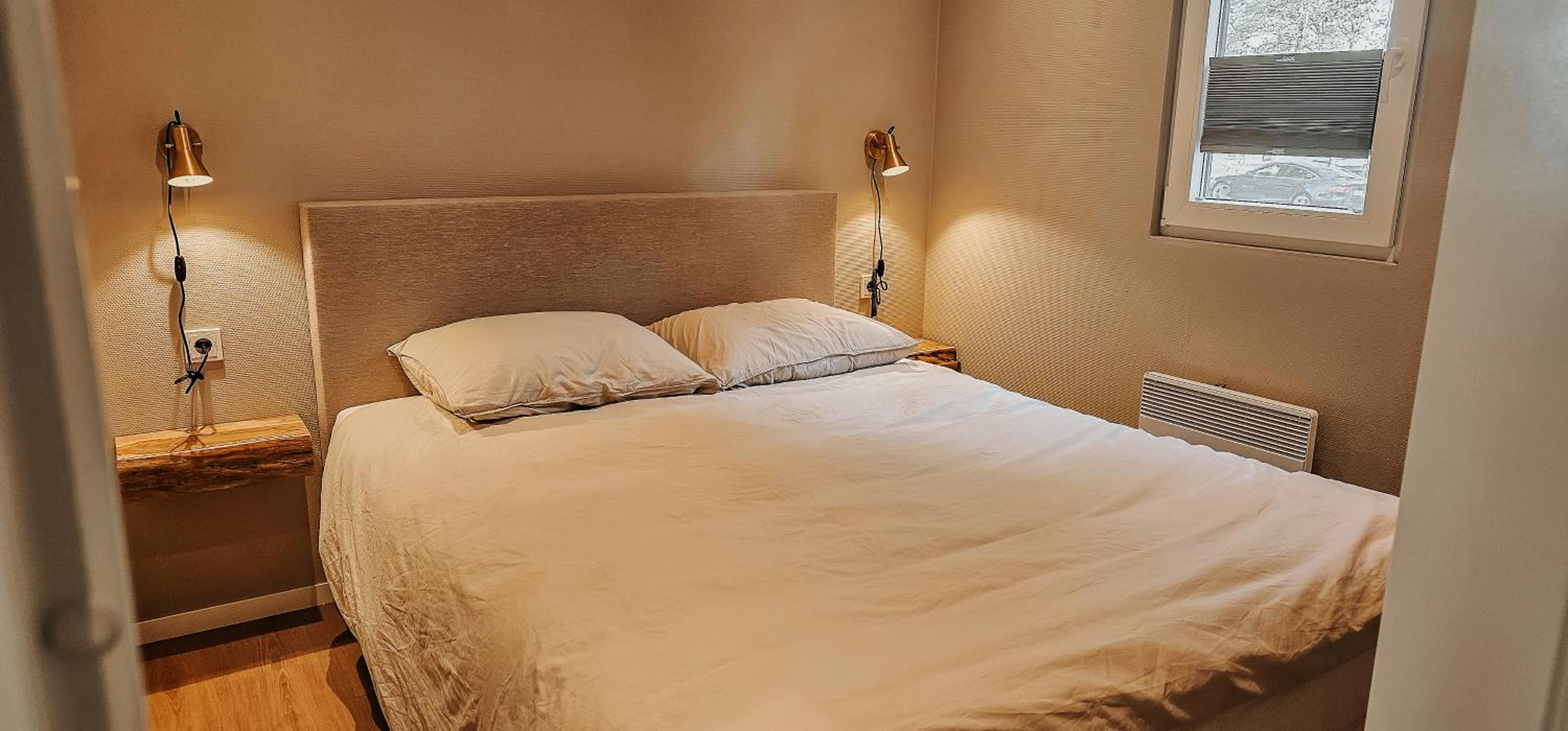 Three-Bedroom House photo 3