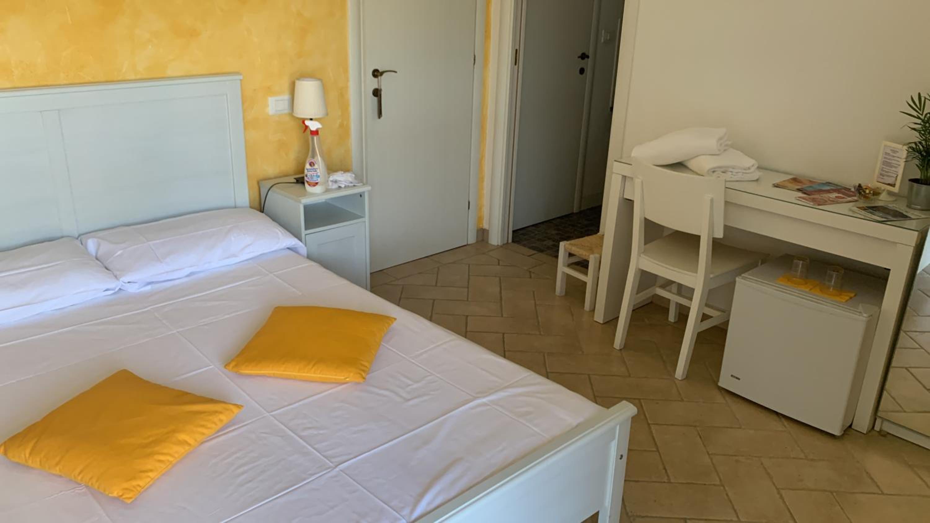 Small Double Room photo 1
