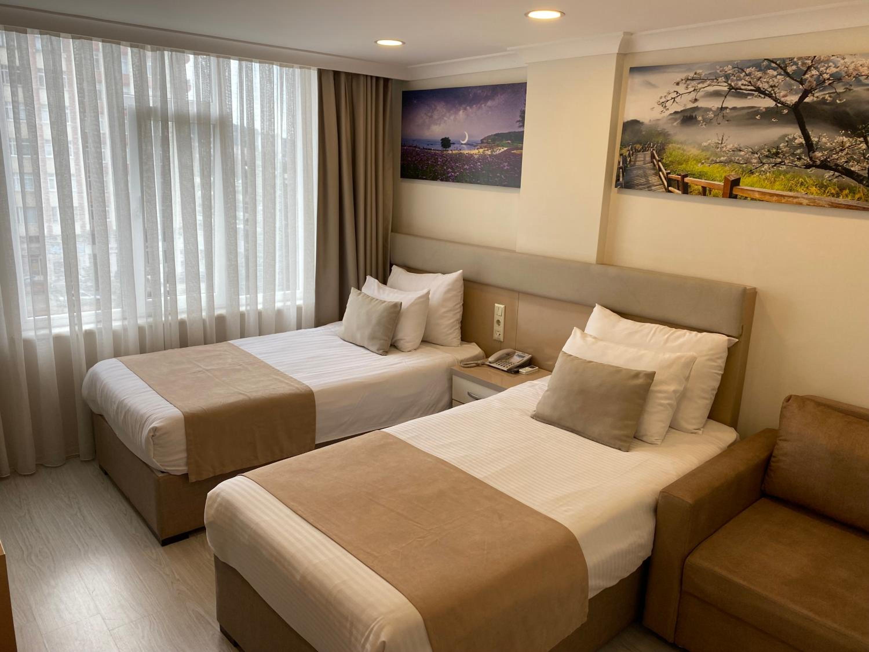 Double or Twin Room with Sea View - Photo 2