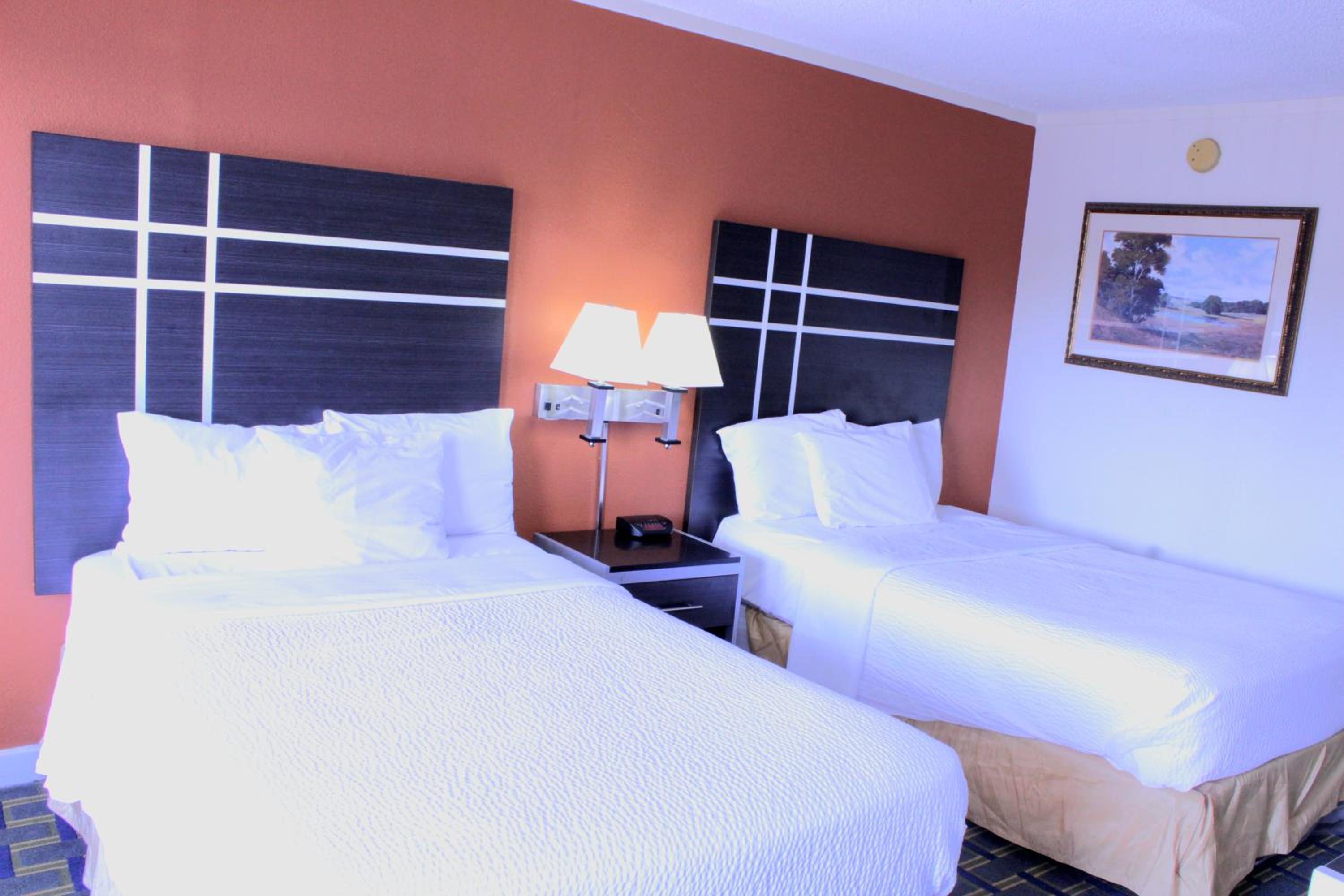 Double Room with Two Double Beds - Smoking - Photo 3
