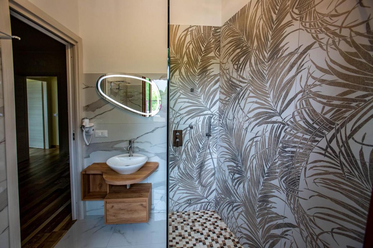Large Double Room photo 3