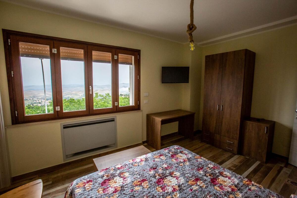 Large Double Room photo 1