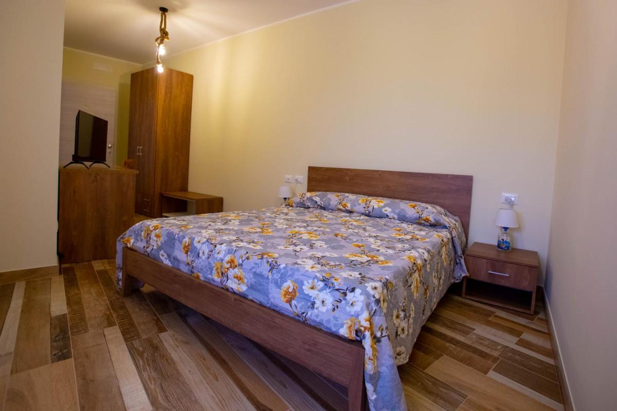 Large Double Room photo 1