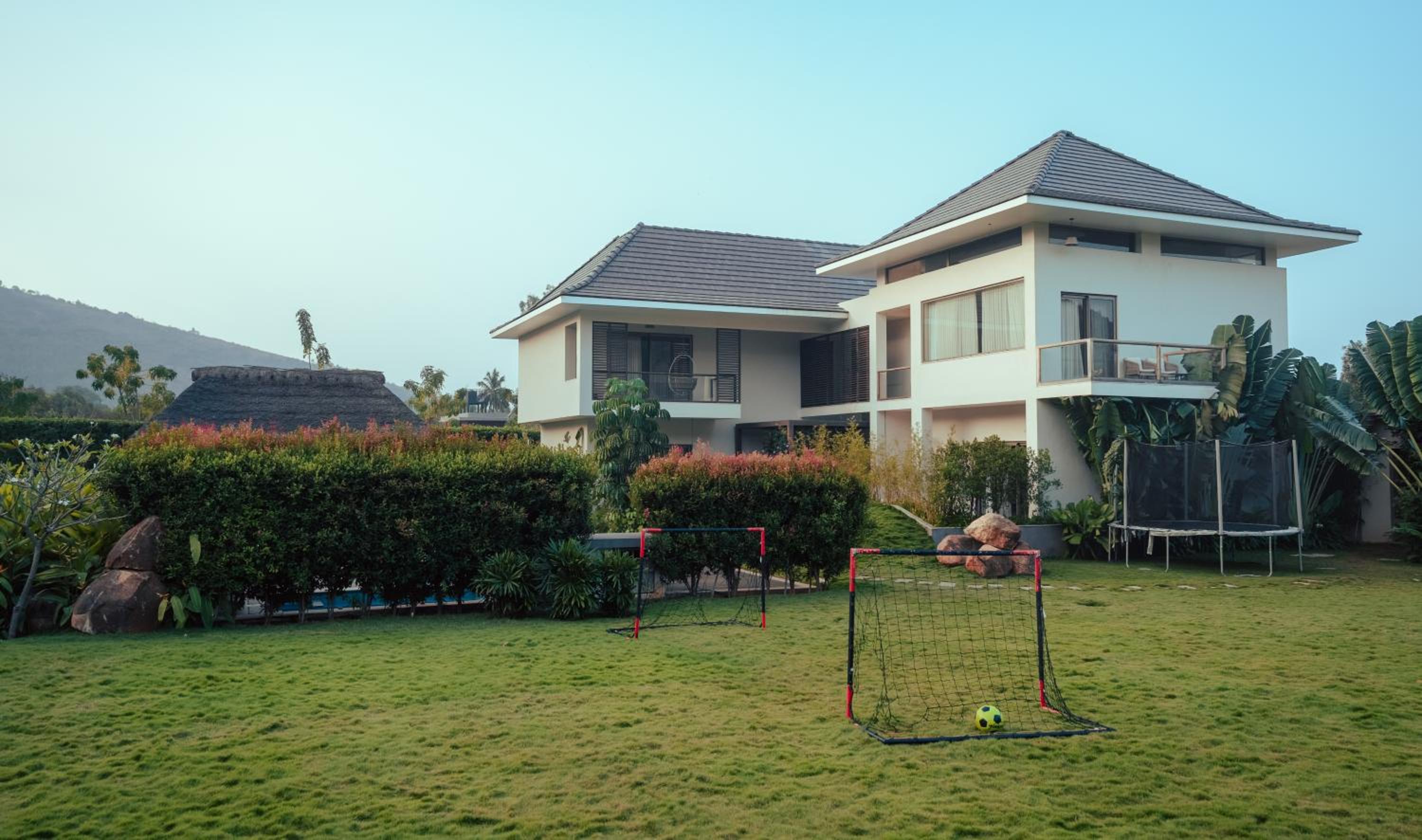 Villa with Private Pool - Photo 16