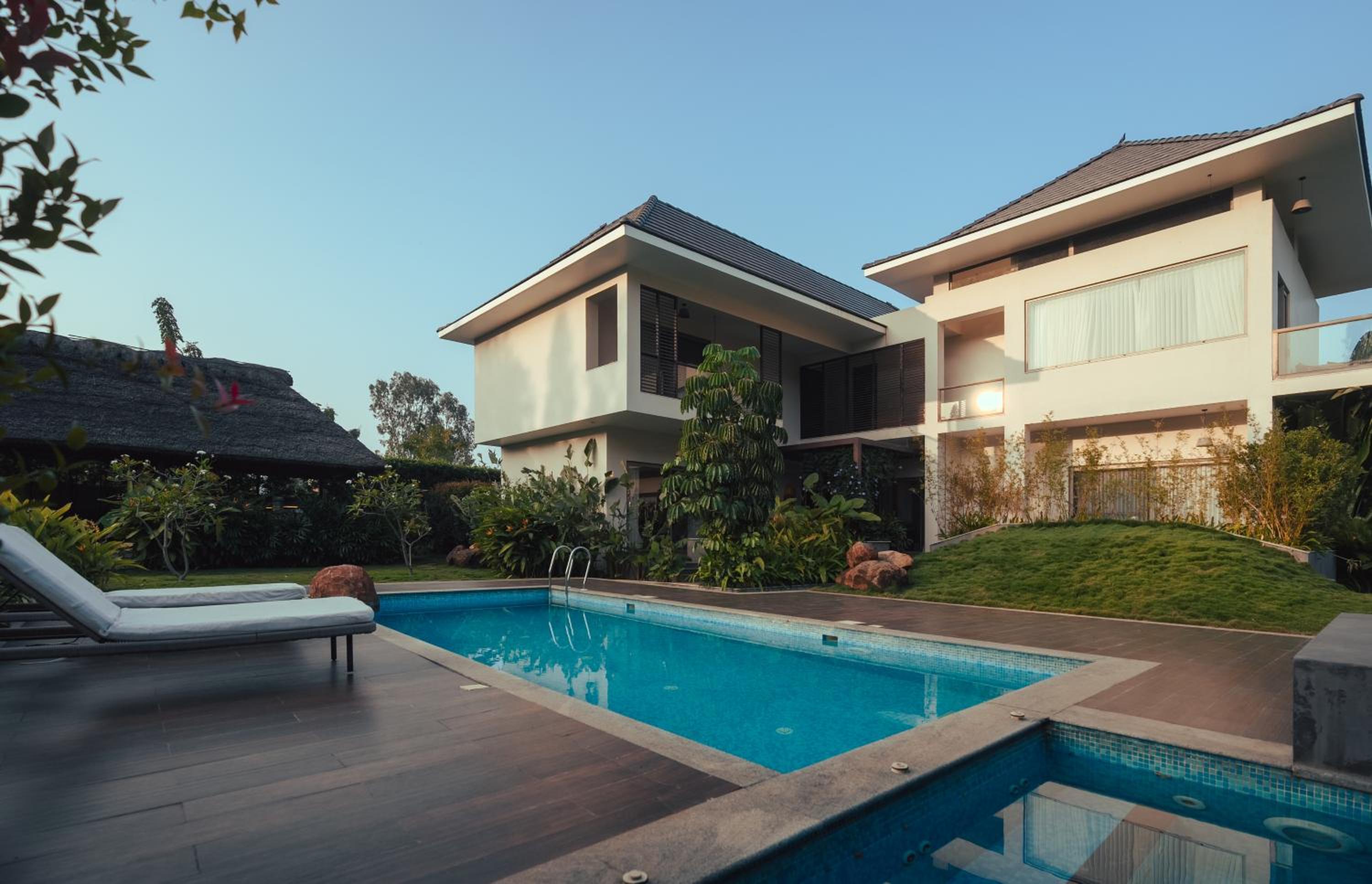 Villa with Private Pool - Photo 18