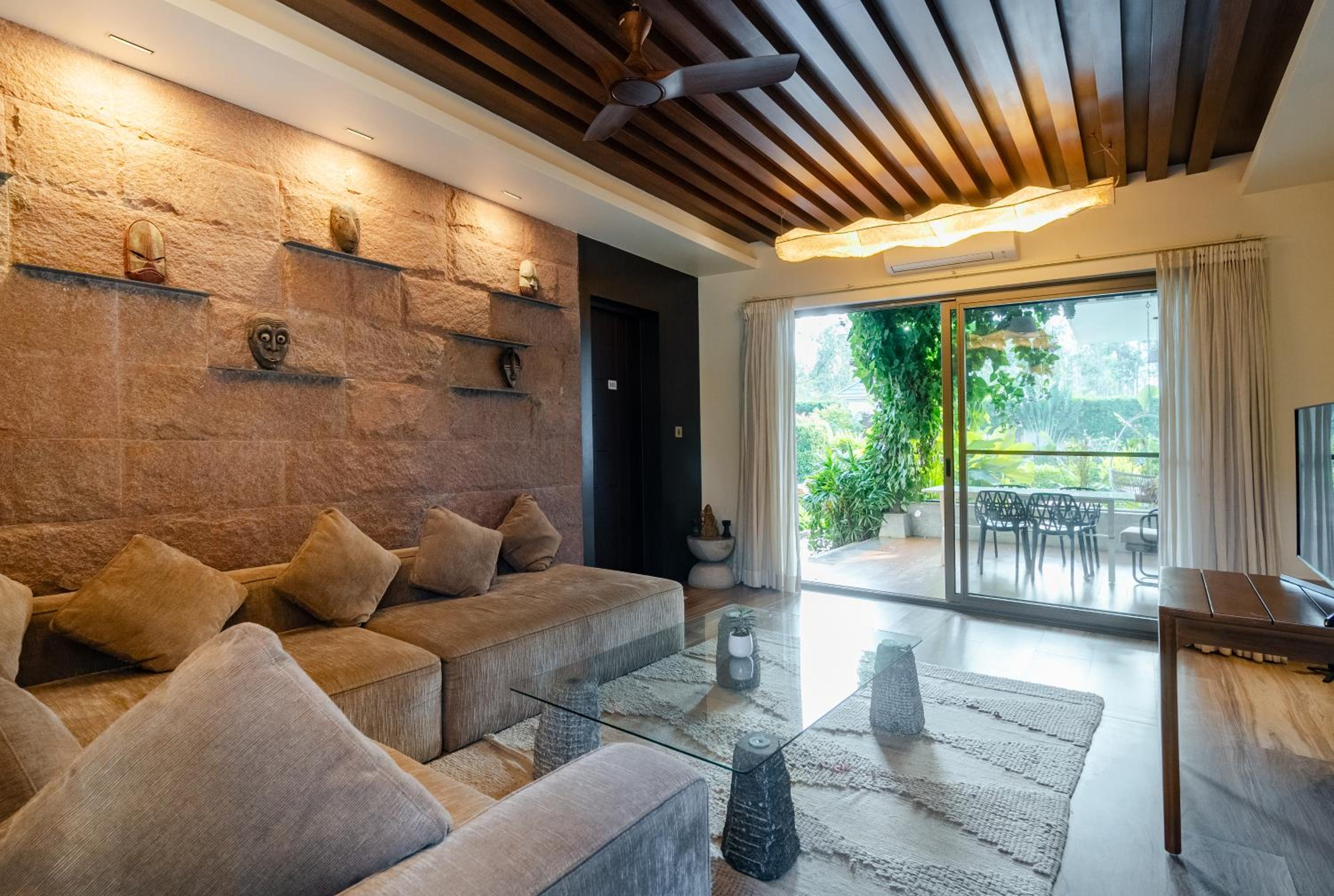 Villa with Private Pool - Photo 14