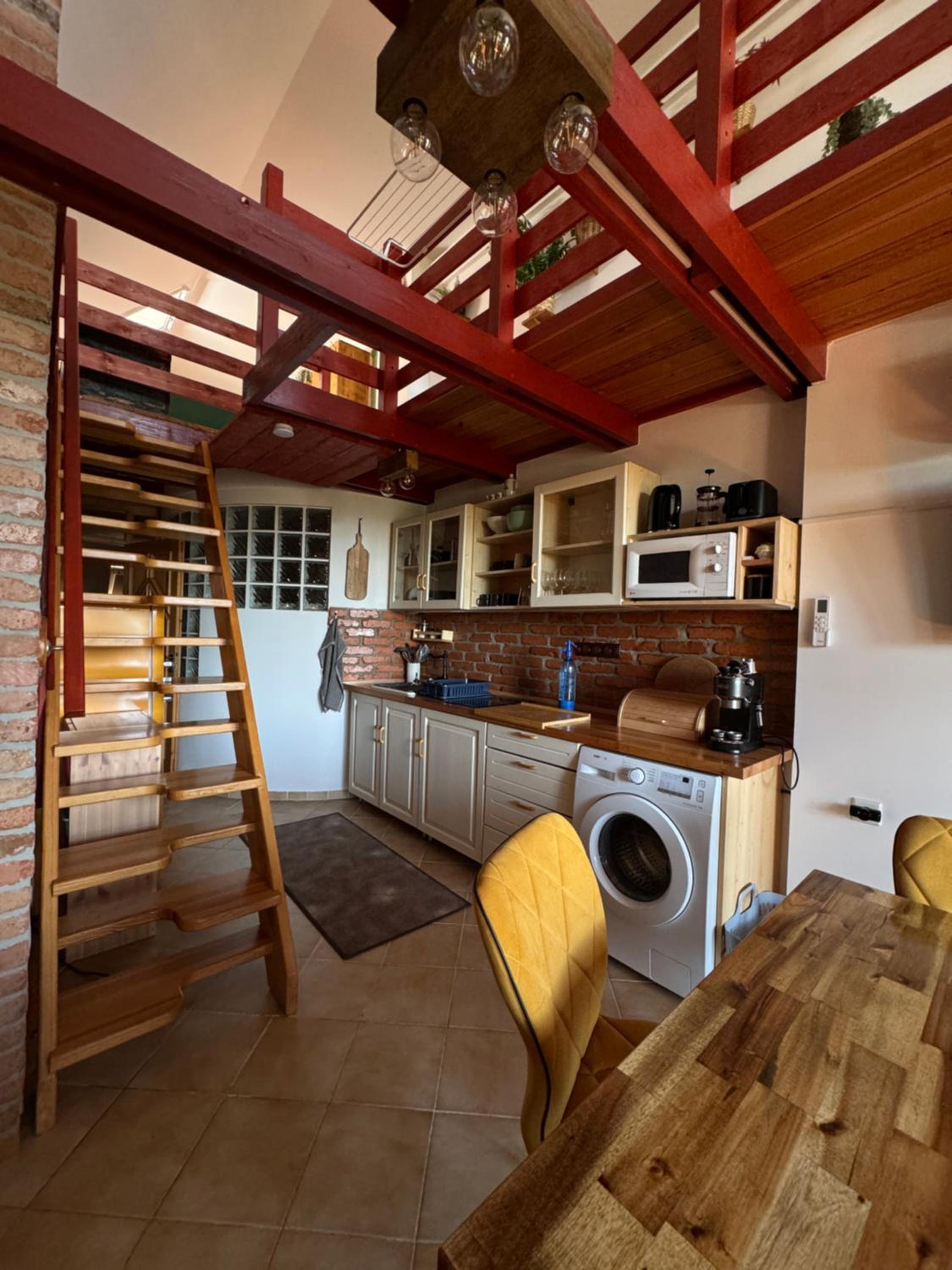 Three-Bedroom Apartment with Lake View photo 2