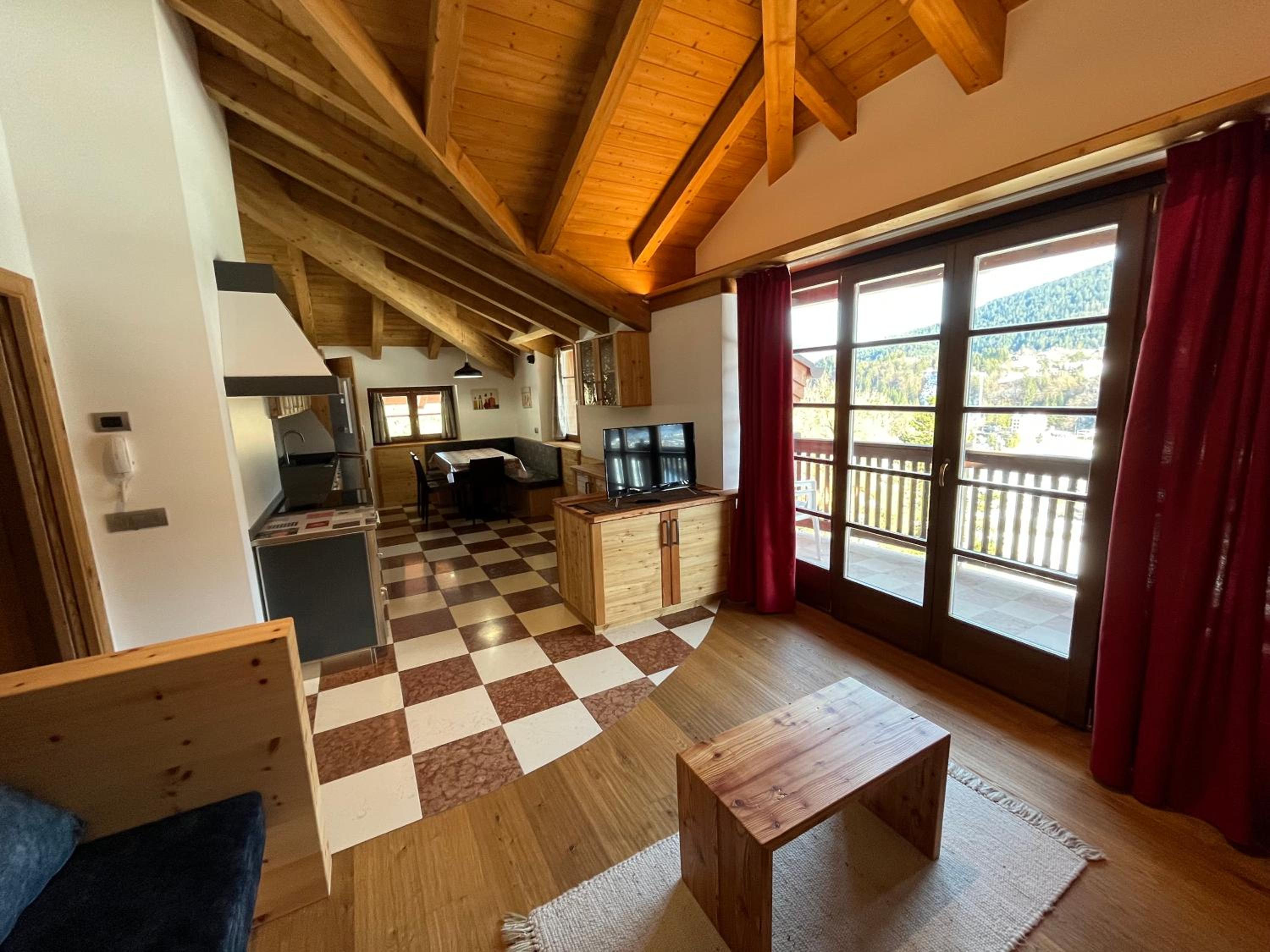 Three-Bedroom Apartment with Mountain View