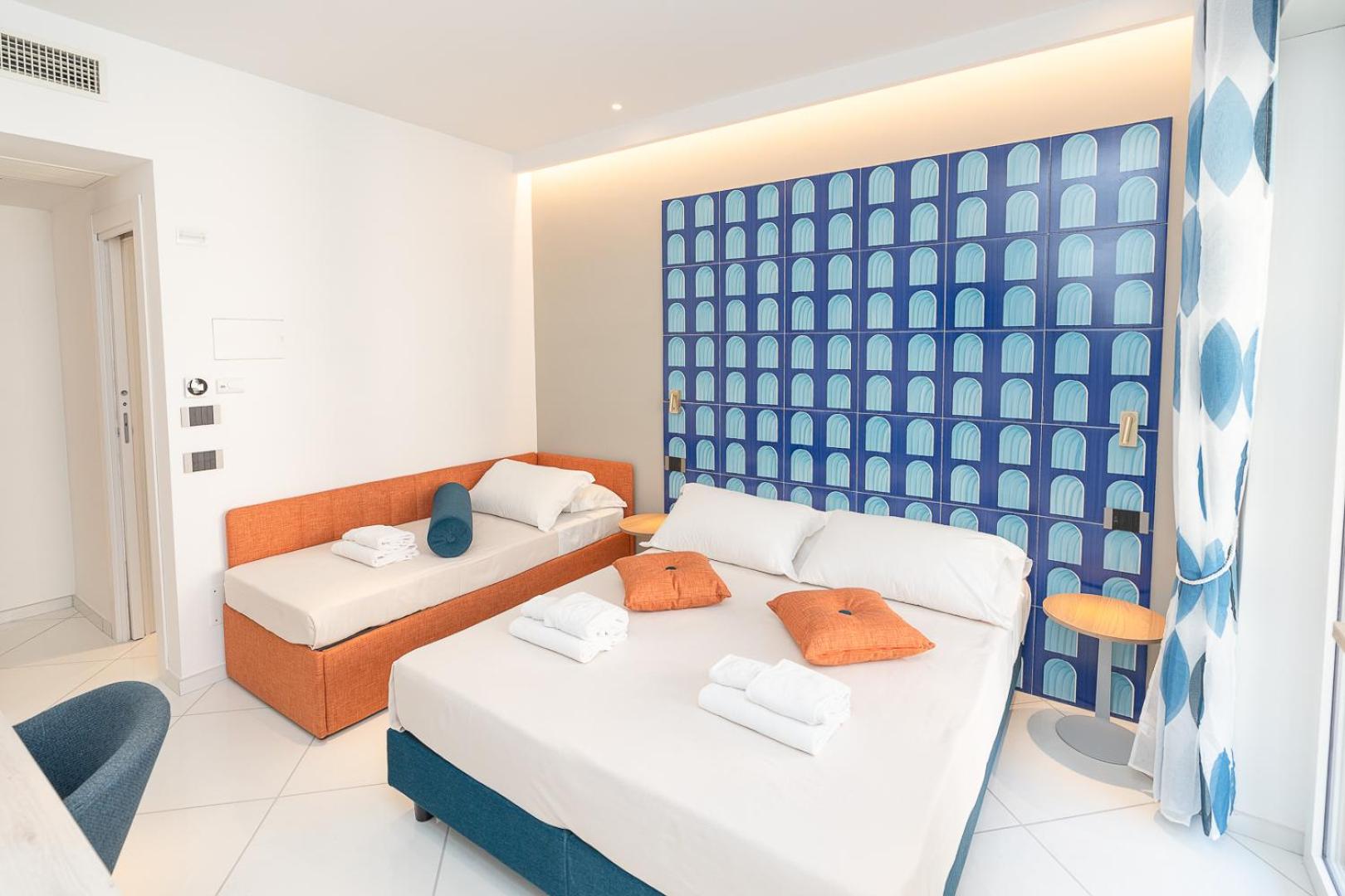 Standard Triple Room with Sea View photo 3