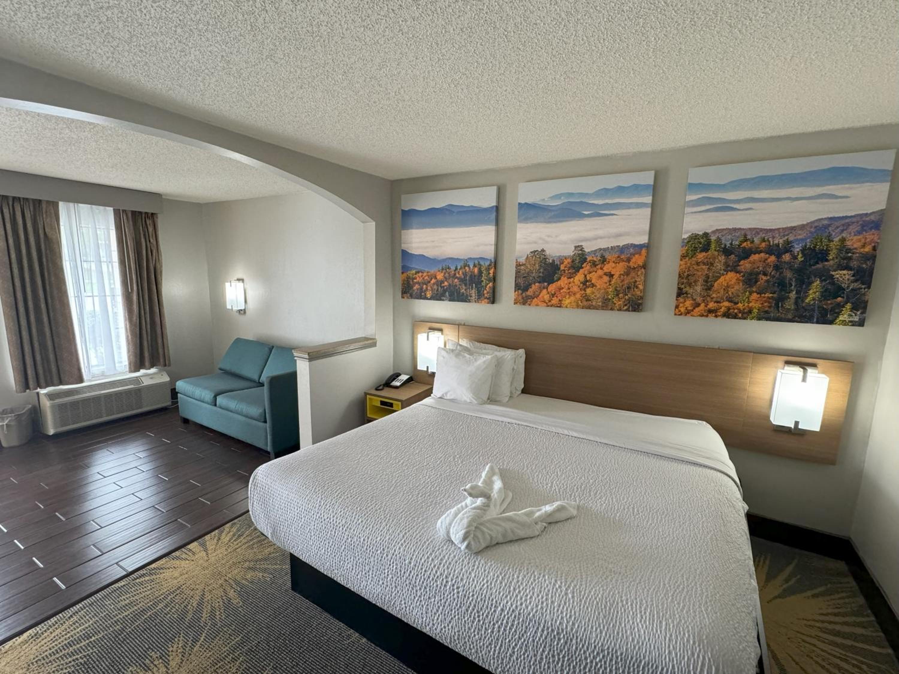 King Room - Disability Access/Non-Smoking - Photo 6