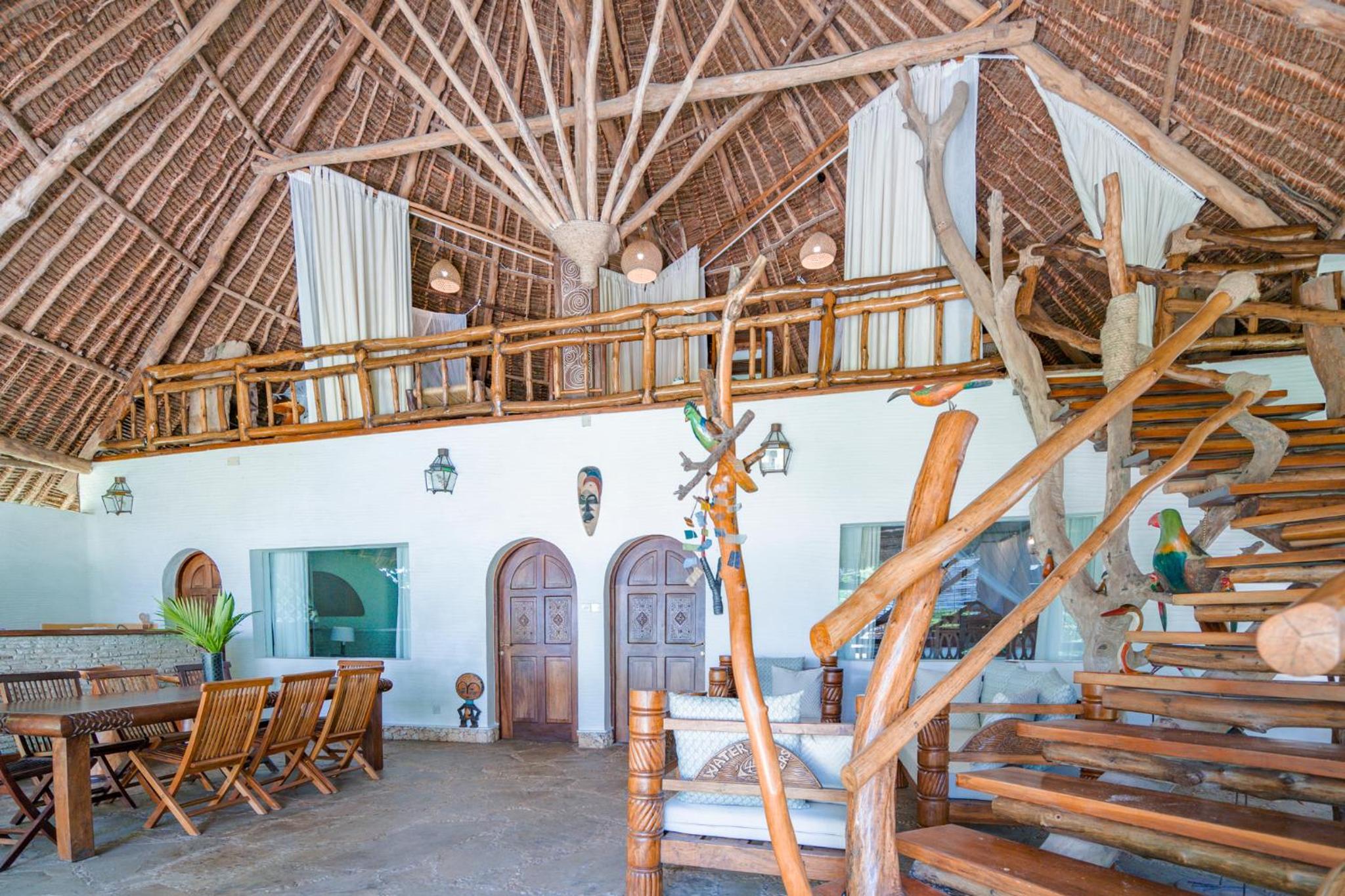 Three-Bedroom Villa - Photo 2