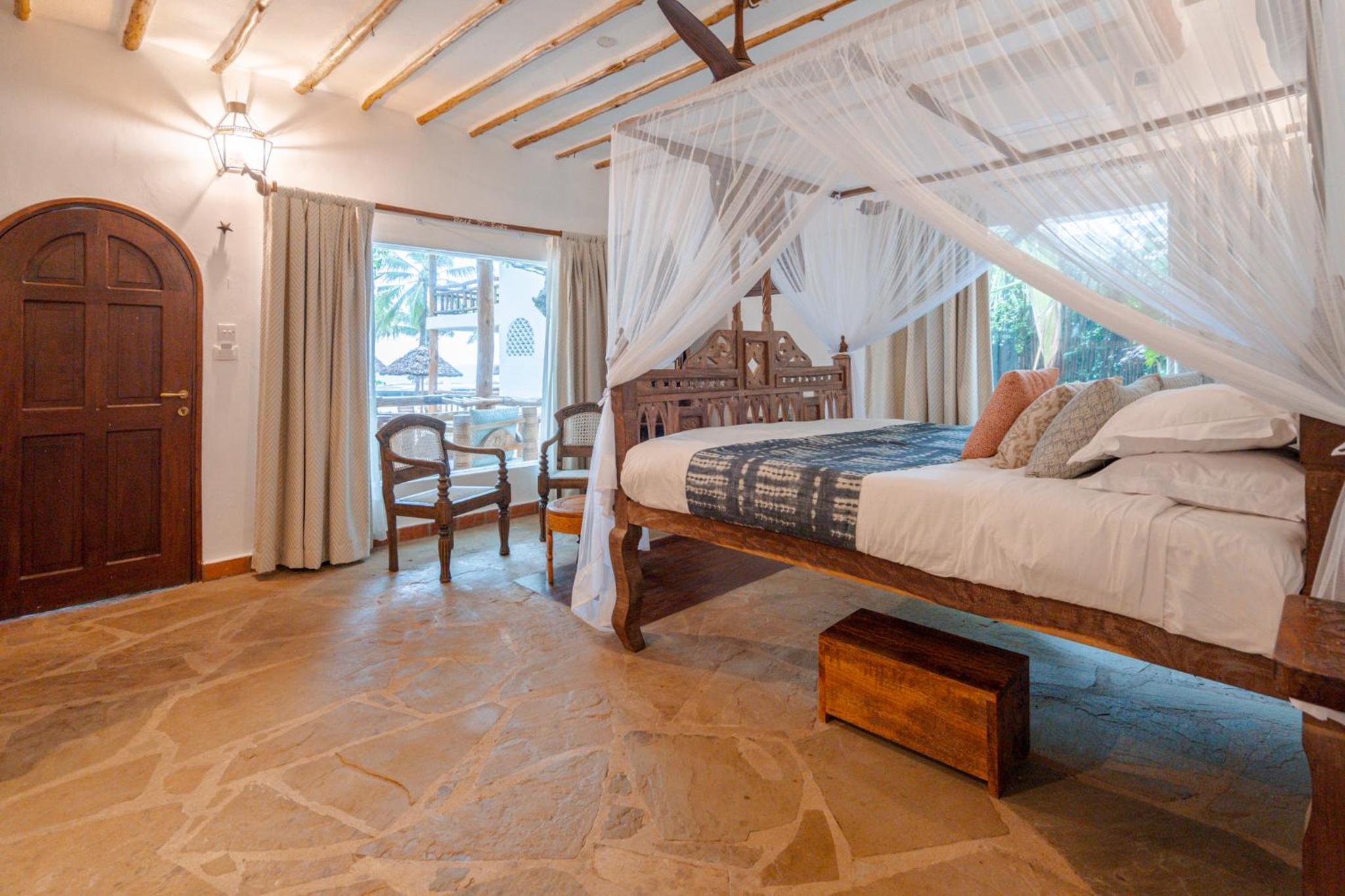 One-Bedroom Suite with Ocean View - Photo 6