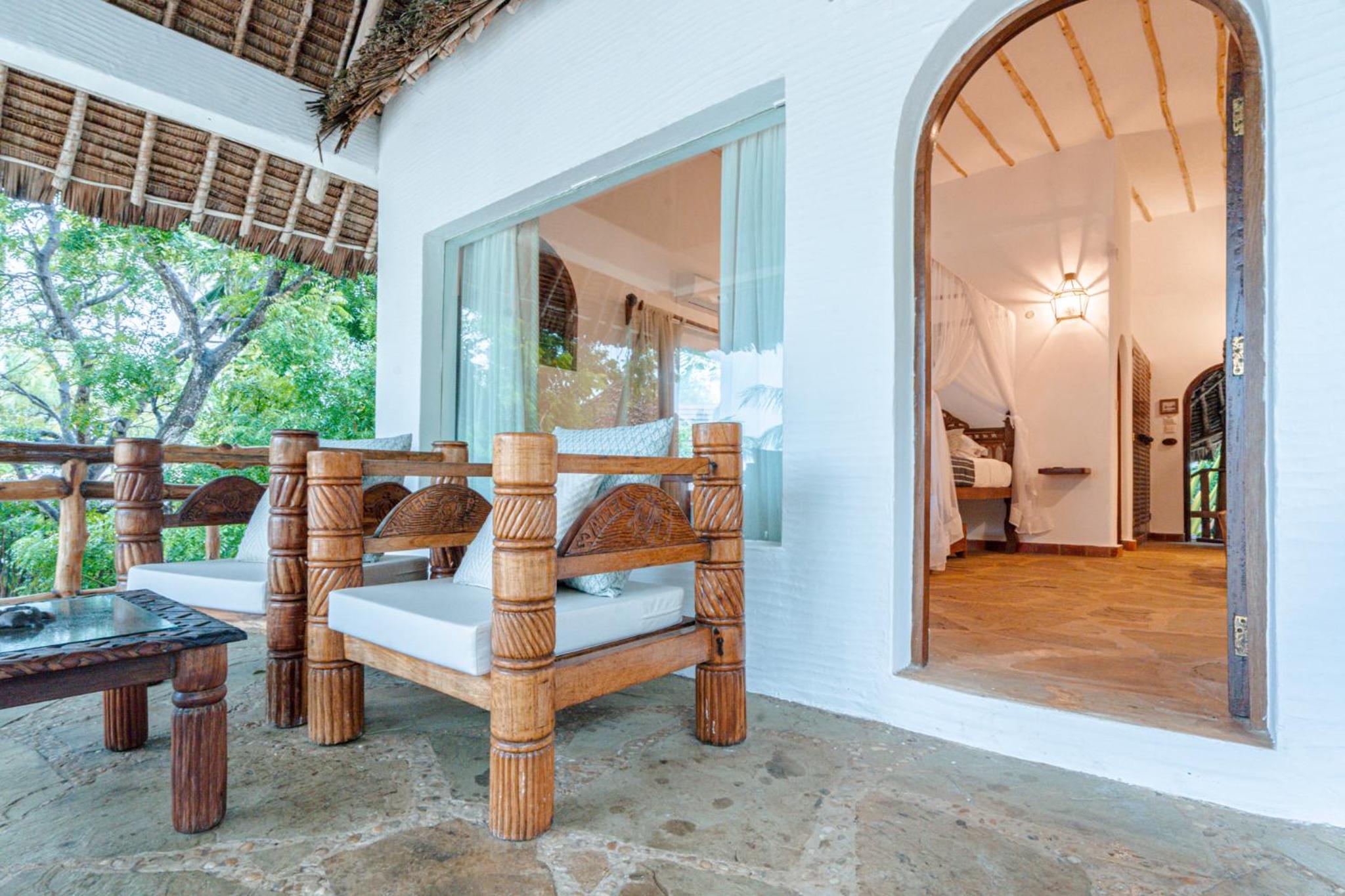 One-Bedroom Suite with Ocean View - Photo 2