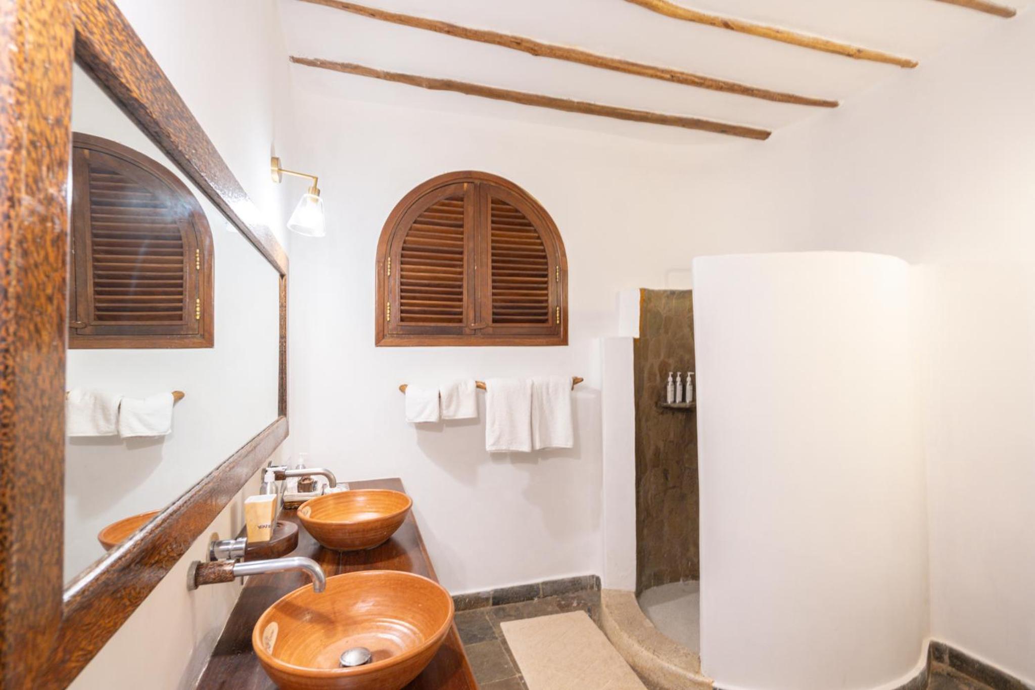 One-Bedroom Suite with Ocean View - Photo 3