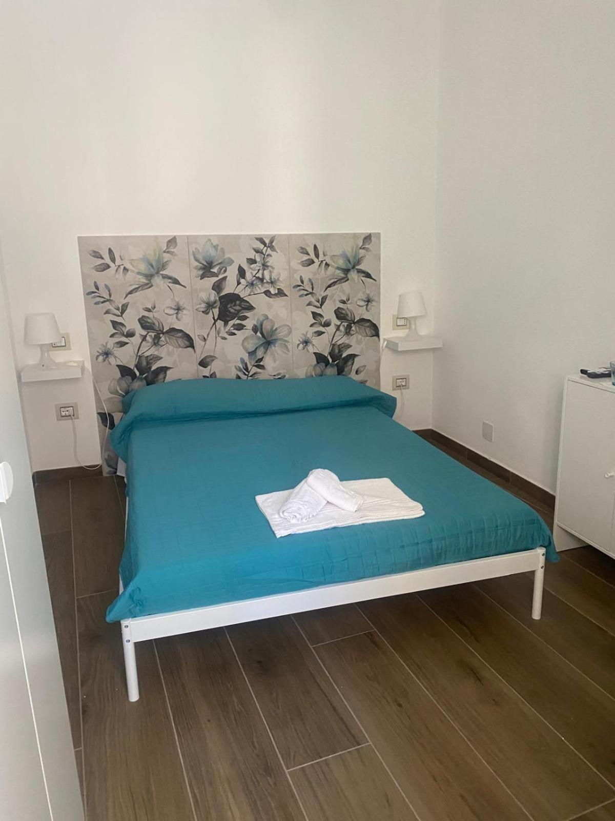 Small Double Room photo 1