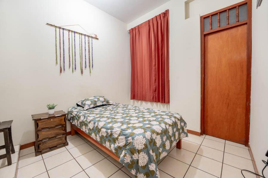 Single Room with Private Bathroom photo 2