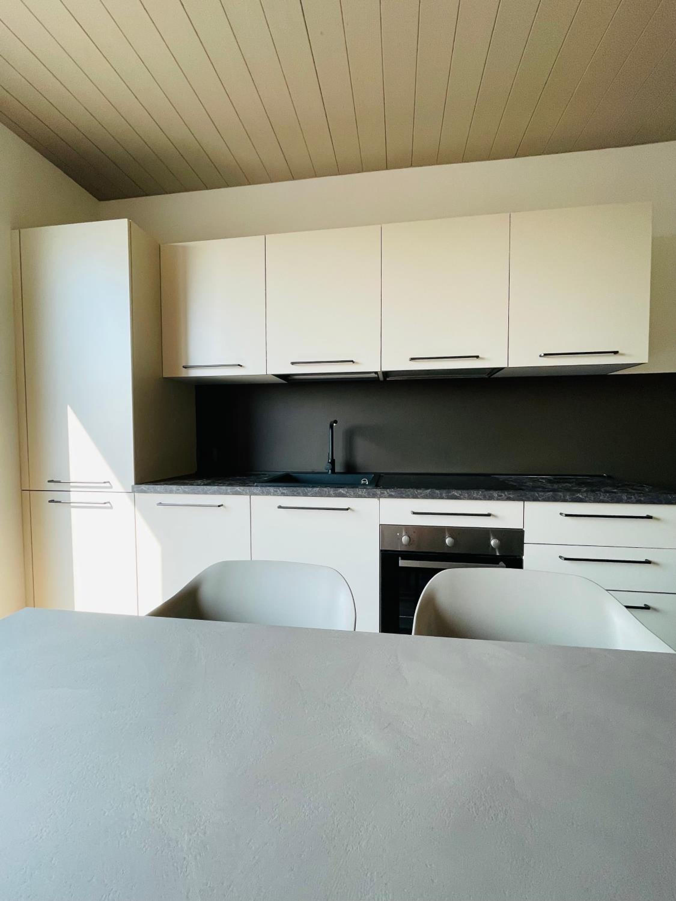 Two-Bedroom House - Photo 7