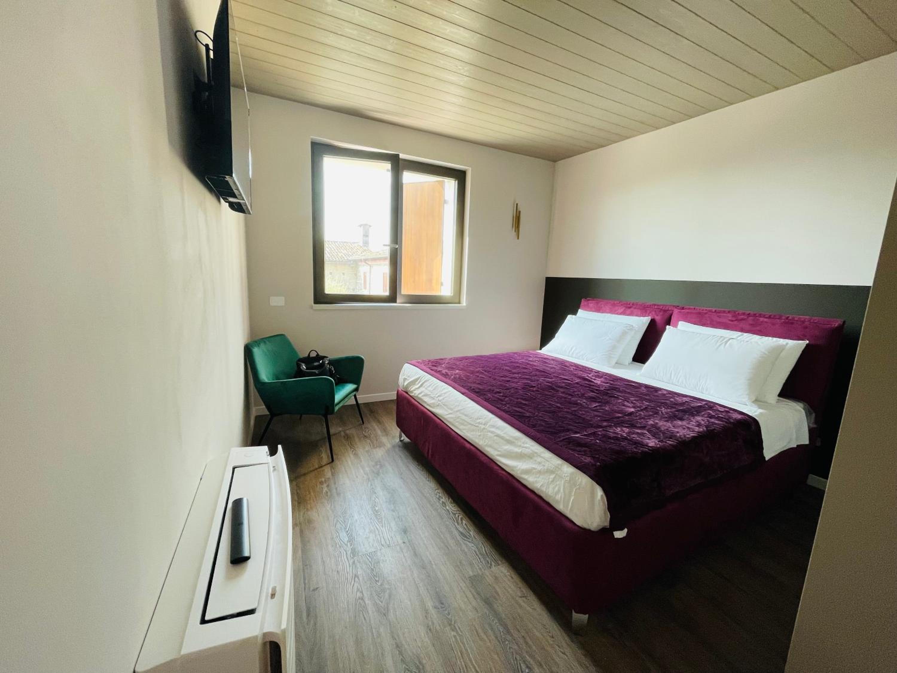 Two-Bedroom House - Photo 4