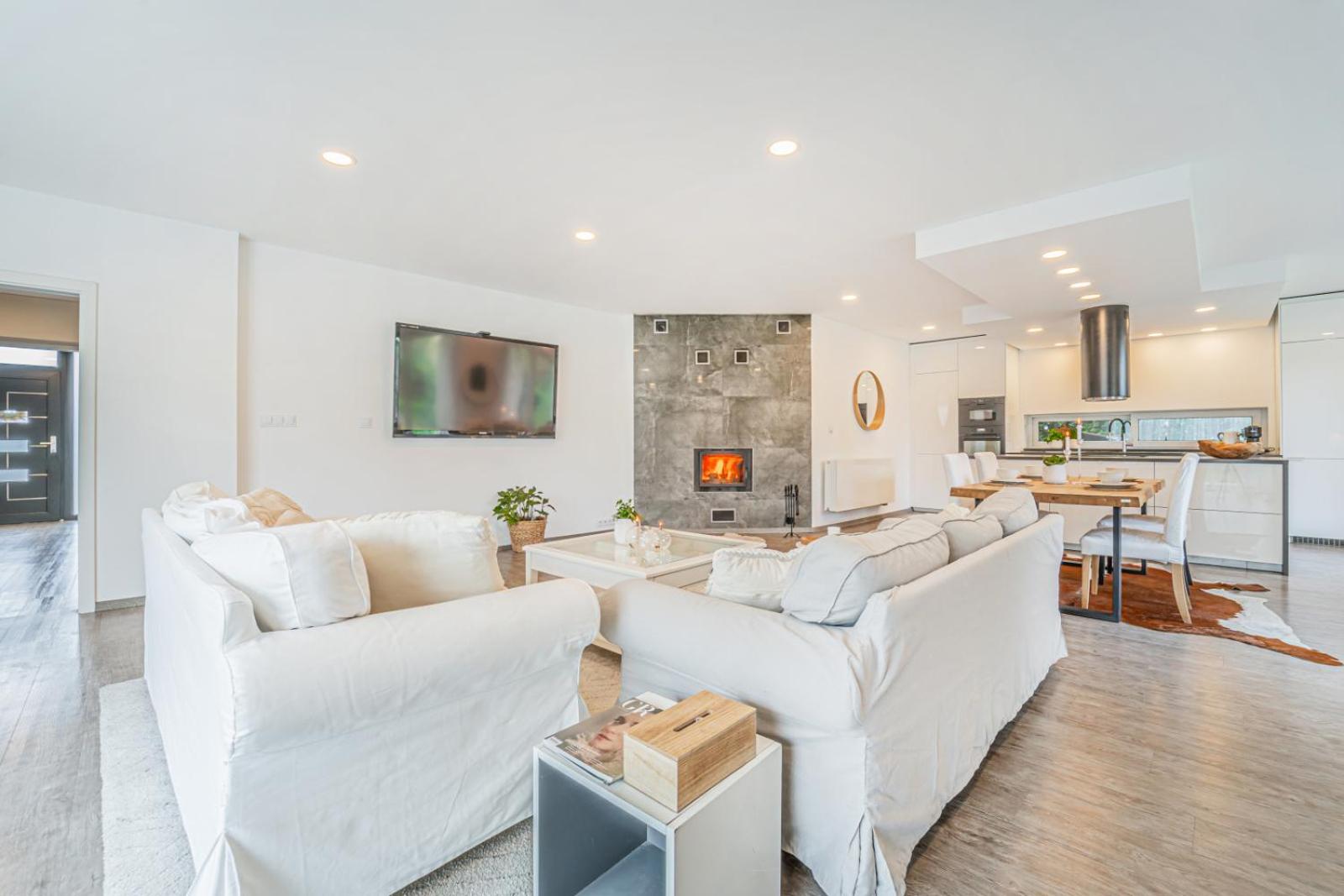 Three-Bedroom Villa photo 2