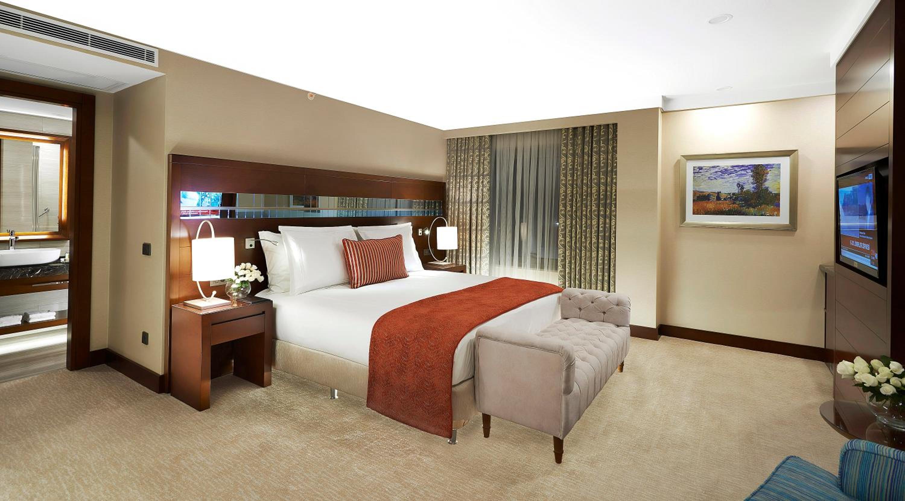 One-Bedroom Suite with Sea View photo 3