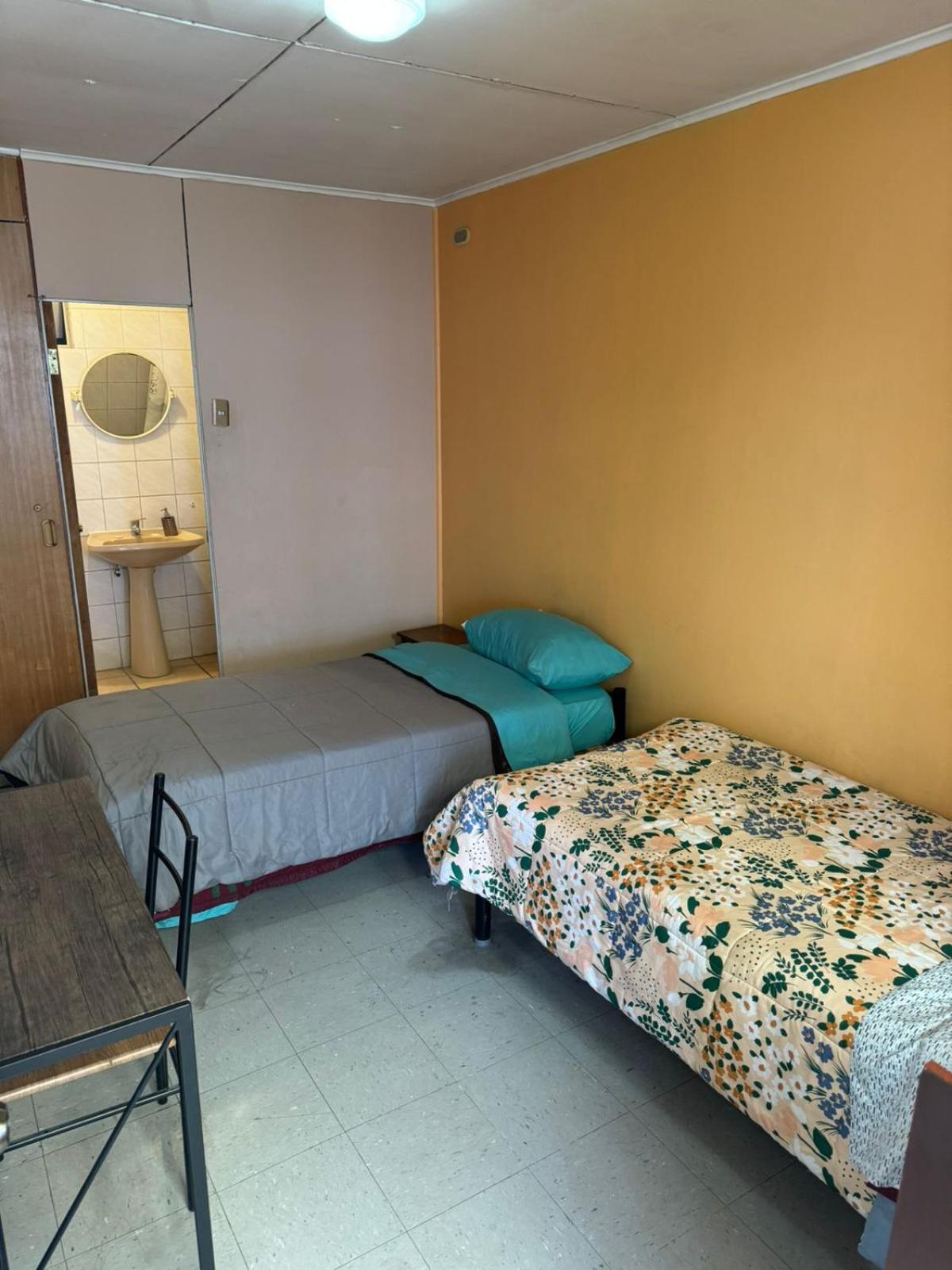 Twin Room With Private Bathroom photo 1