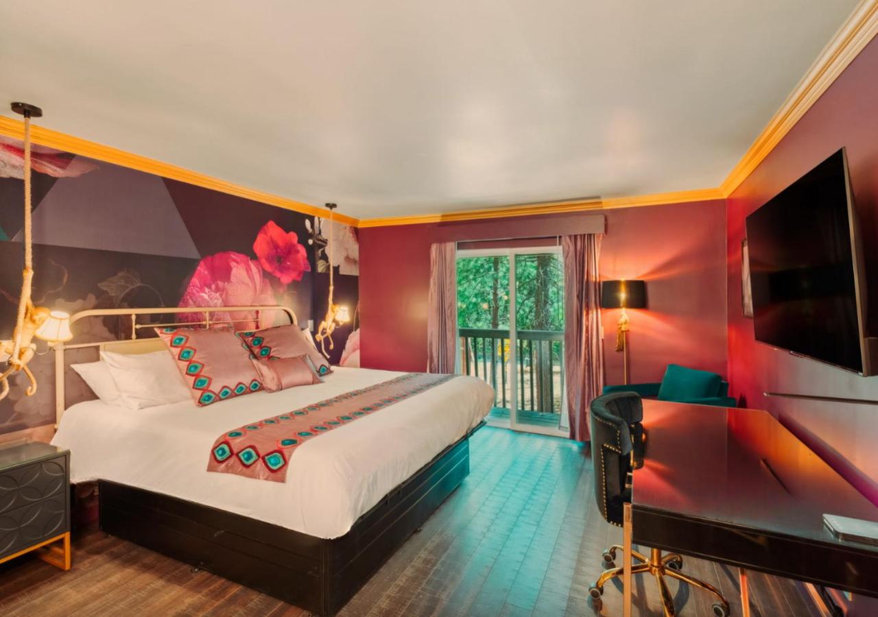 King Room with Balcony photo 1
