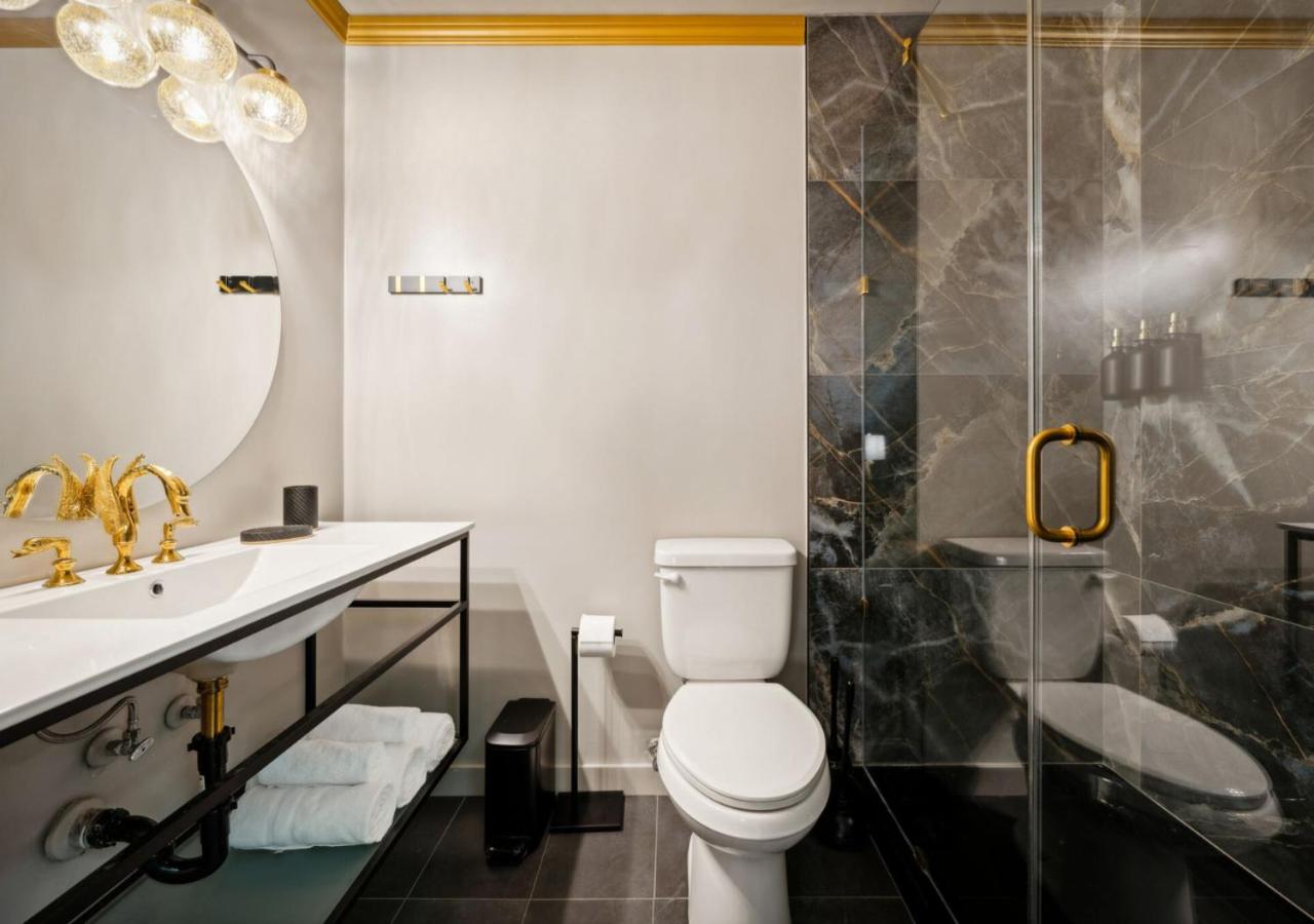 King Room with Balcony photo 3