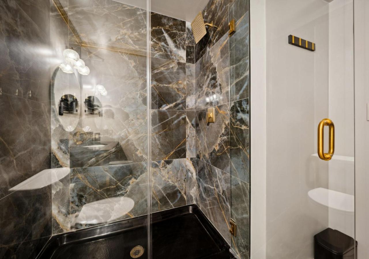 King Room with Spa Bath photo 2