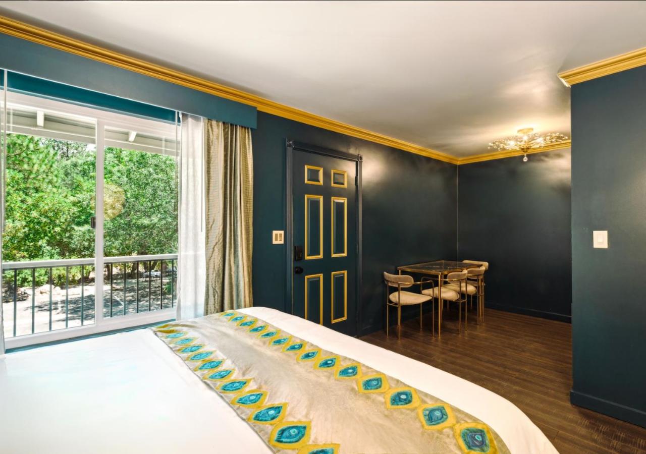 Deluxe Queen Room photo 2