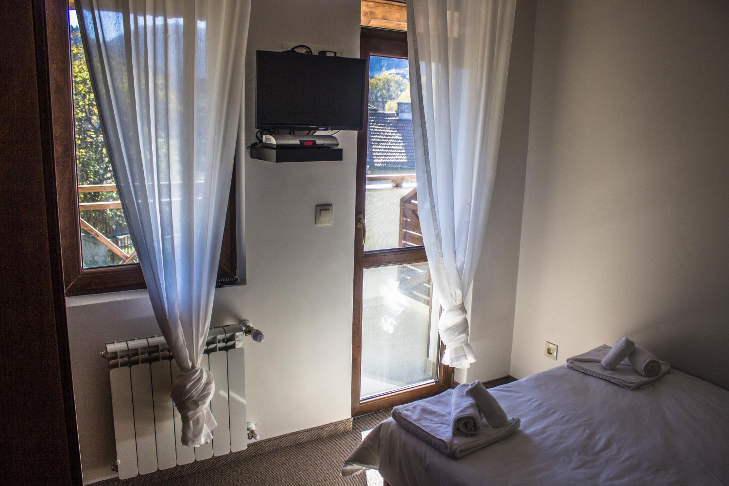 Budget Double Room photo 2