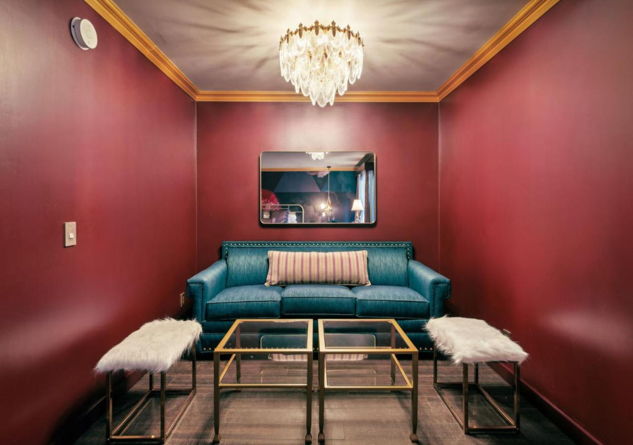 Deluxe King Room photo 2